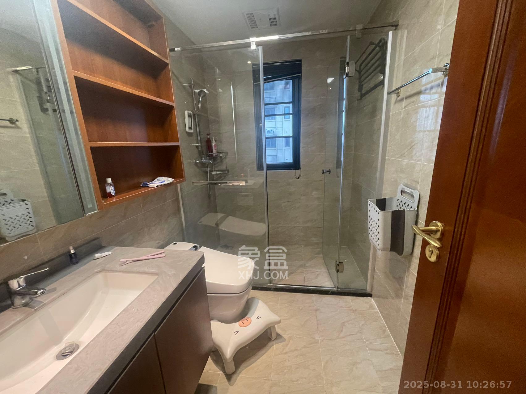 恒大文化旅游城B区  4室2厅2卫    2500.0元/月 恒大文化旅游城B区  4室2厅2卫    2500.0元/月室内图