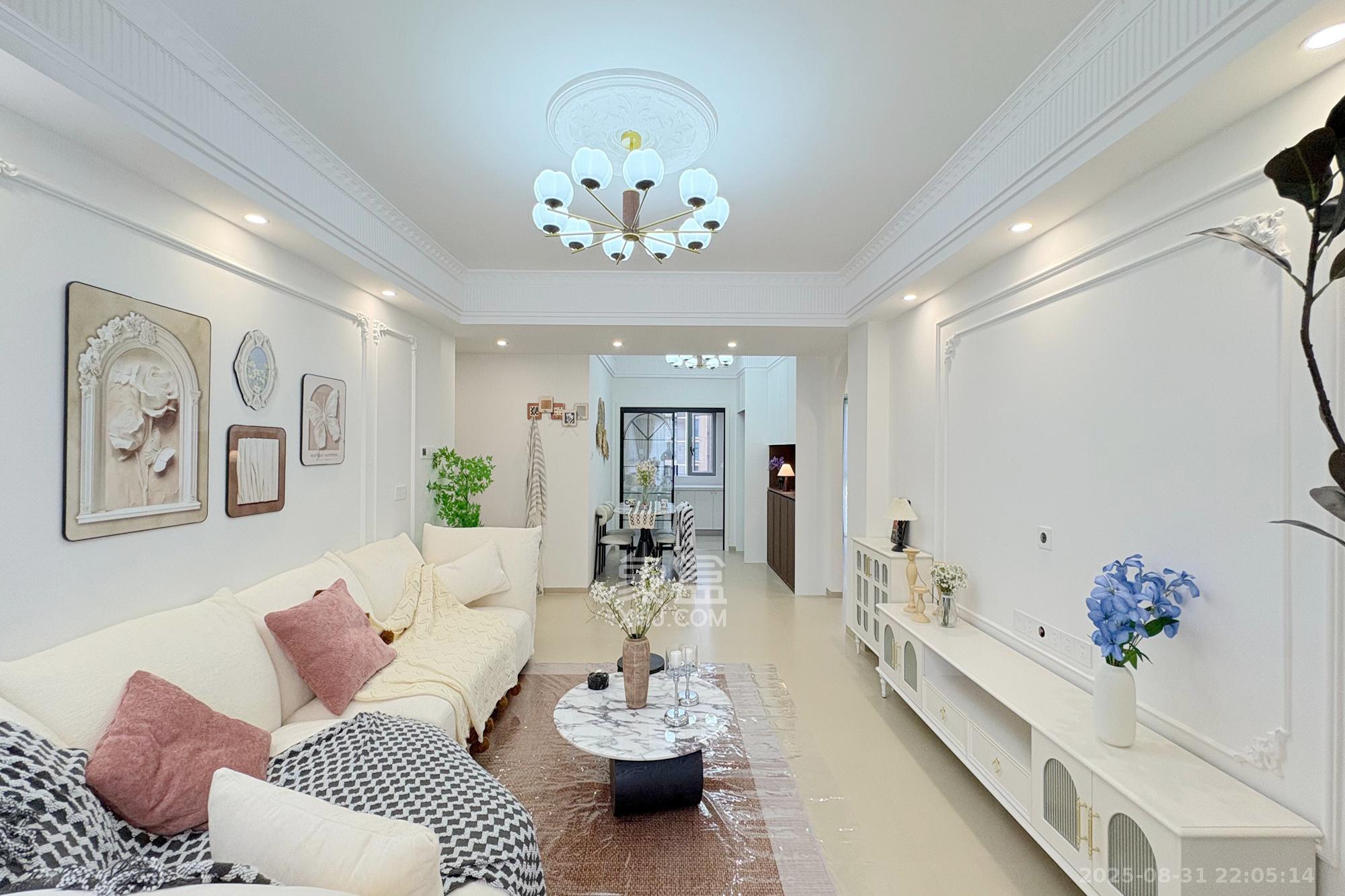 凯通国际城(凯通朝庭)  3室2厅2卫    128.5万 凯通国际城(凯通朝庭)  3室2厅2卫    128.5万客厅