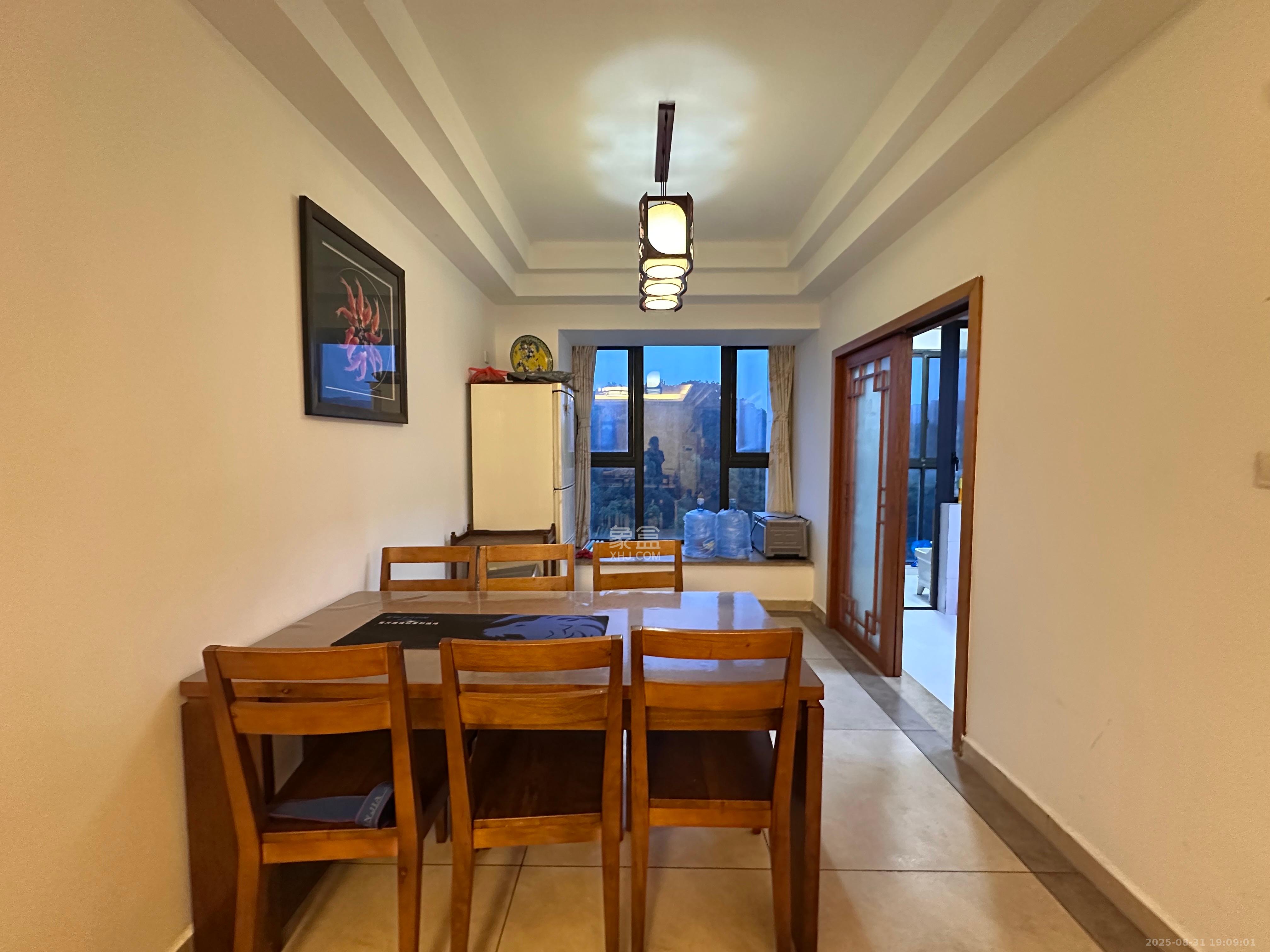 藏珑湖上国际花园 1室0厅0卫 3200.0元/月 藏珑湖上国际花园 1室0厅0卫 3200.0元/月室内图