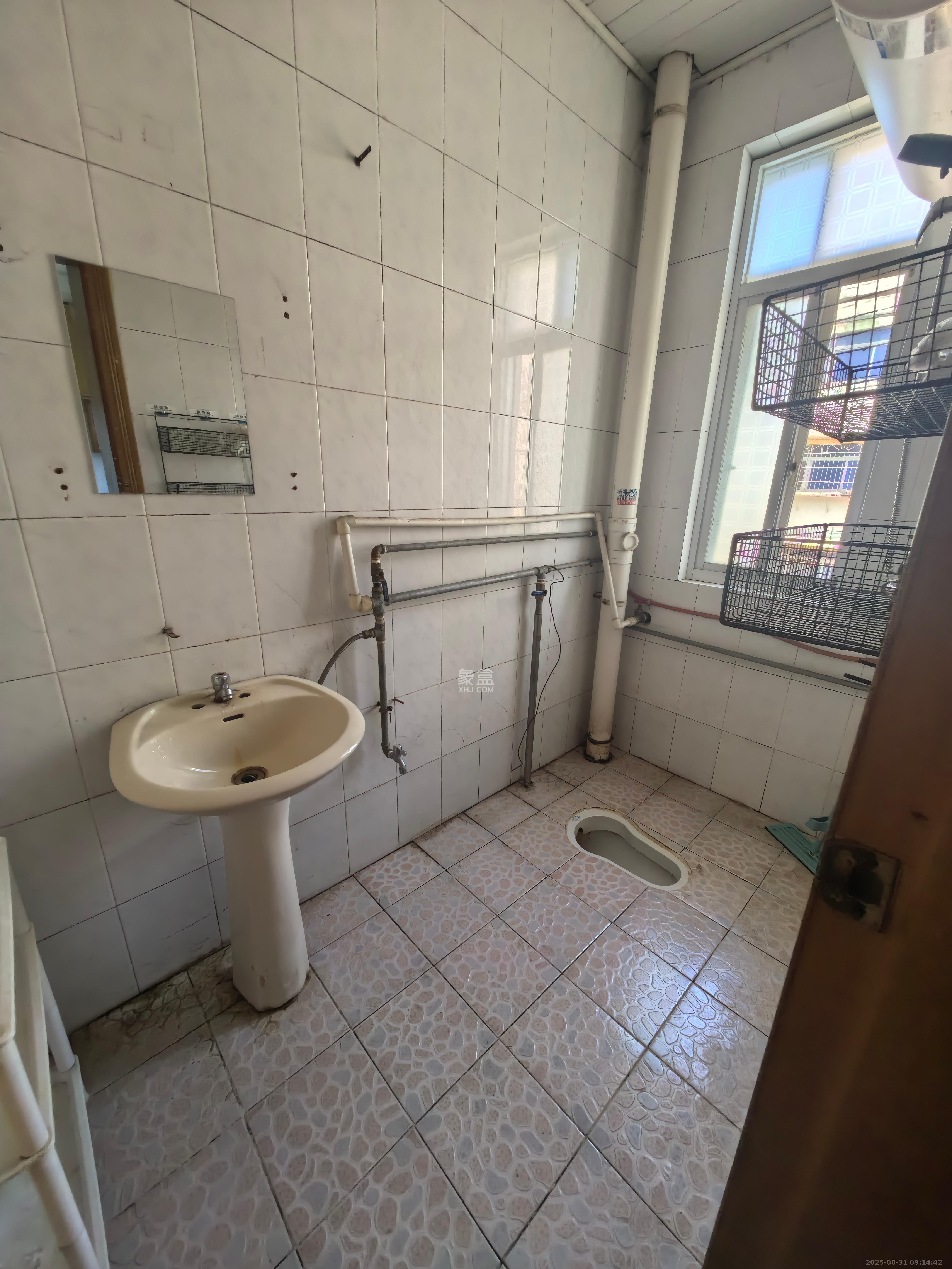 丝茅冲邮电二巷  2室1厅1卫    1400.0元/月 丝茅冲邮电二巷  2室1厅1卫    1400.0元/月室内图1