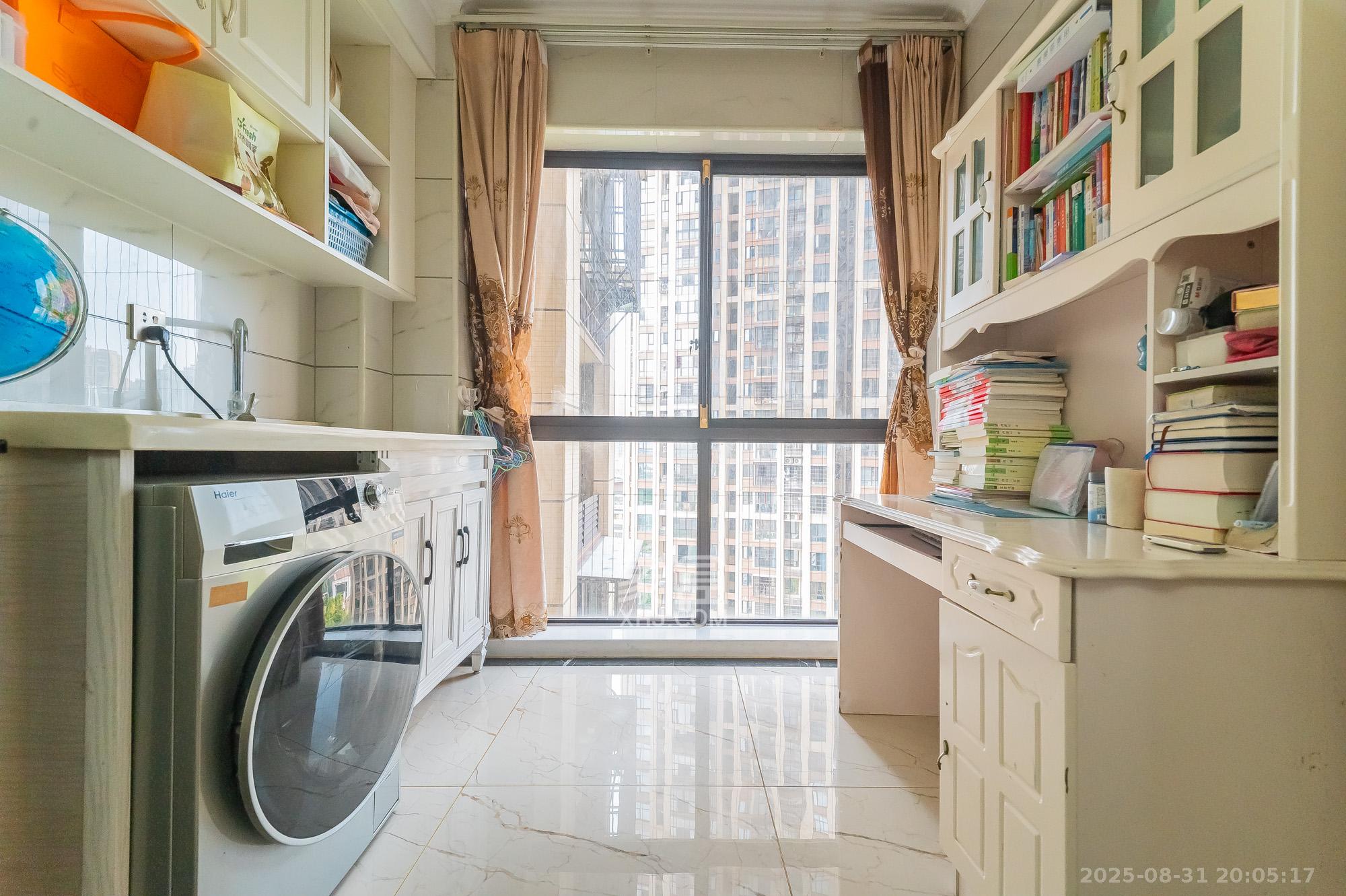 国泰九龙湾  4室2厅2卫    87.8万 国泰九龙湾  4室2厅2卫    87.8万阳台