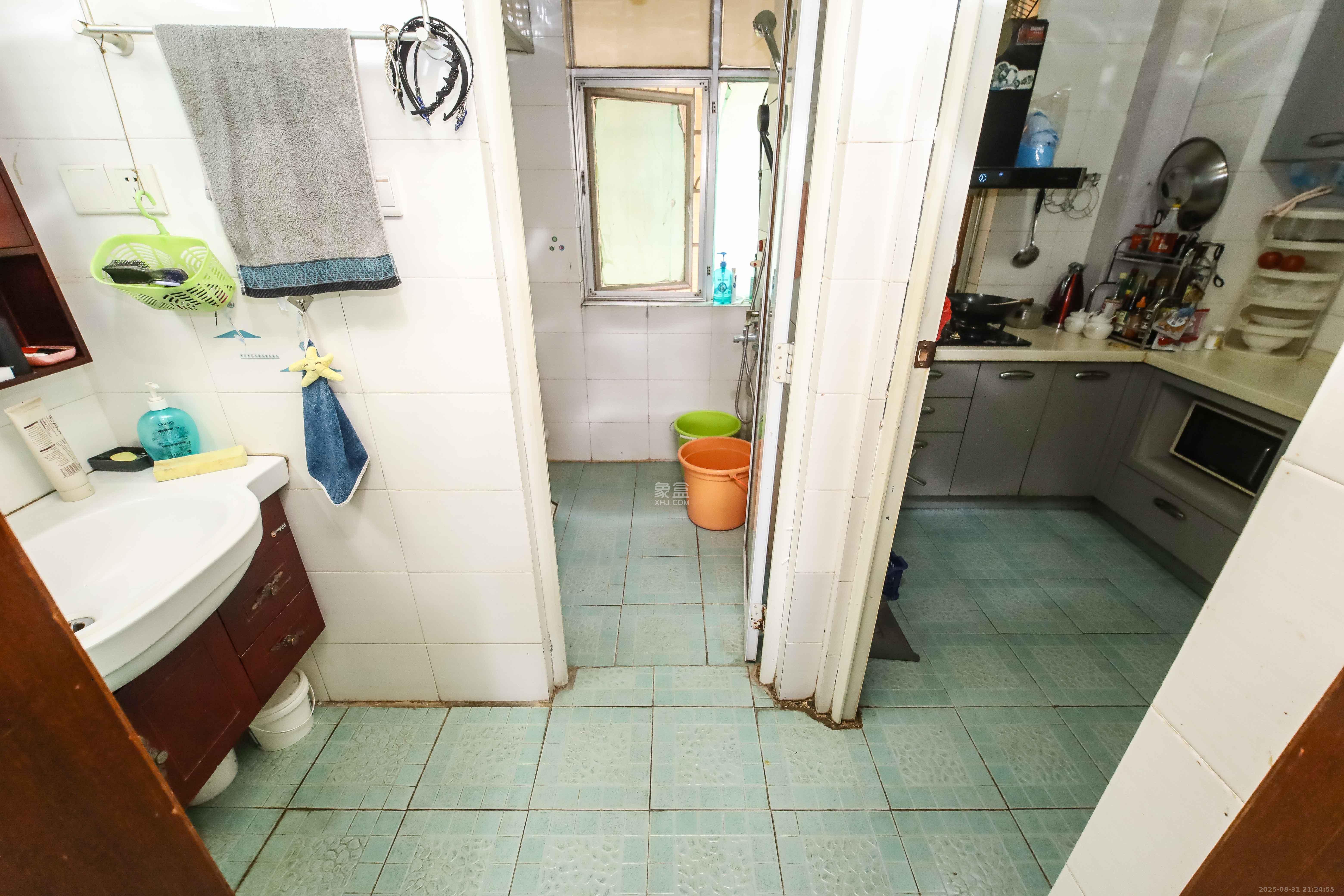 雄踞都市东家  2室2厅1卫    65.0万卫生间