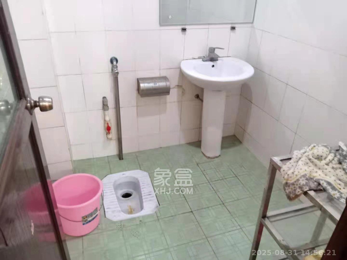 中南汽车世界 3室2厅2卫 1200.0元/月 中南汽车世界 3室2厅2卫 1200.0元/月室内图