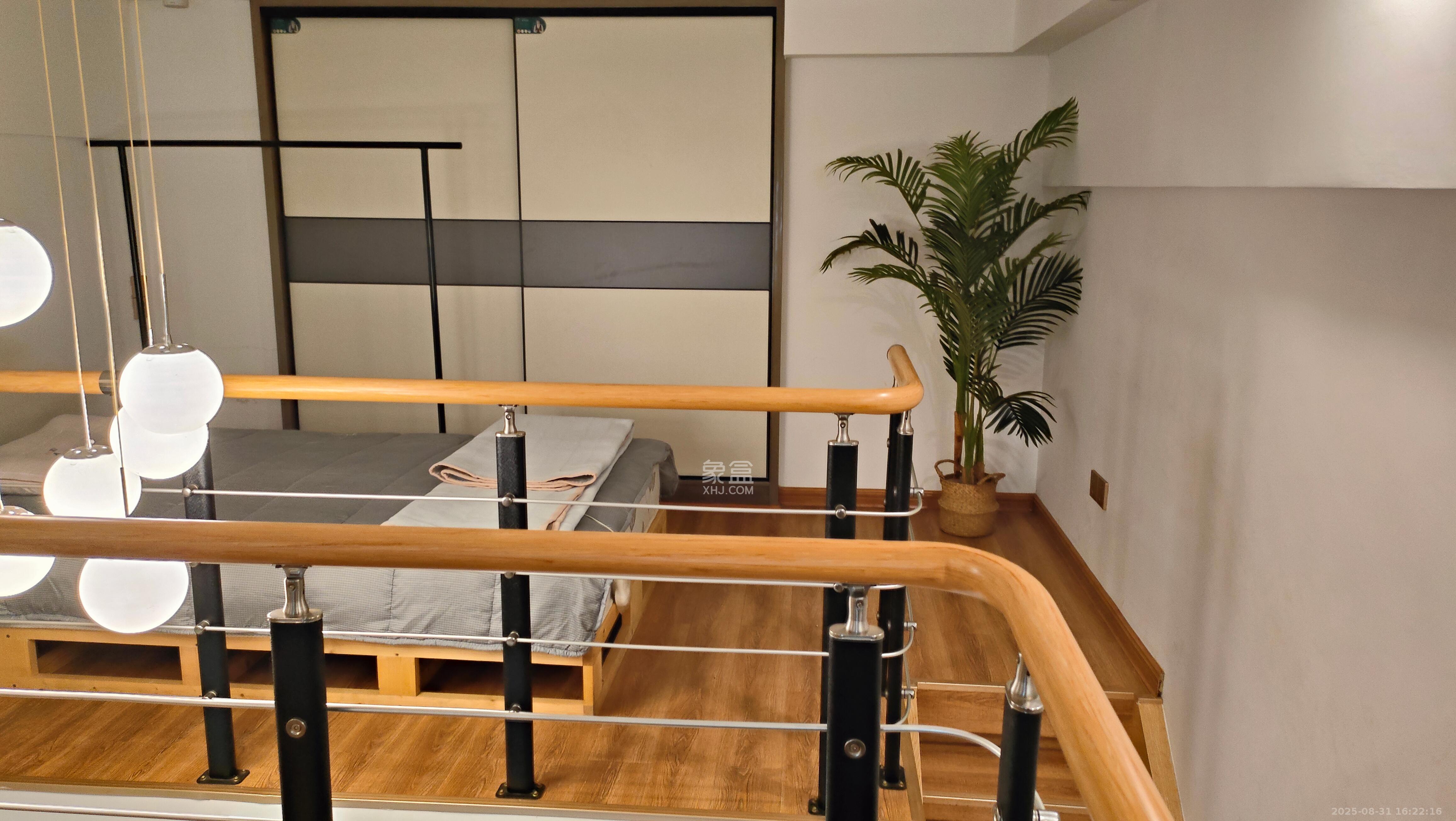 华润置地广场二期  1室1厅1卫    1800.0元/月室内图