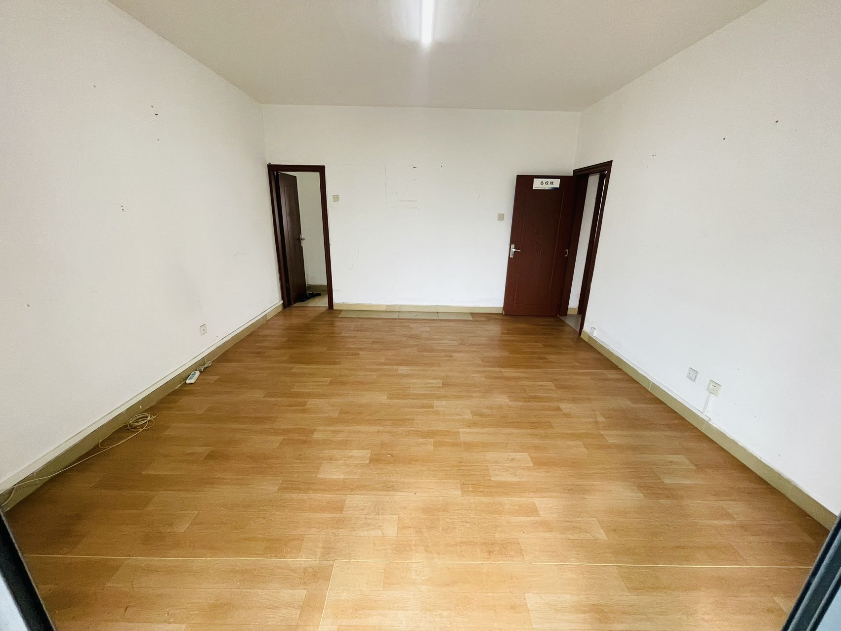 金龙城市广场二期  2室1厅1卫    2800.0元/月 金龙城市广场二期  2室1厅1卫    2800.0元/月室内图