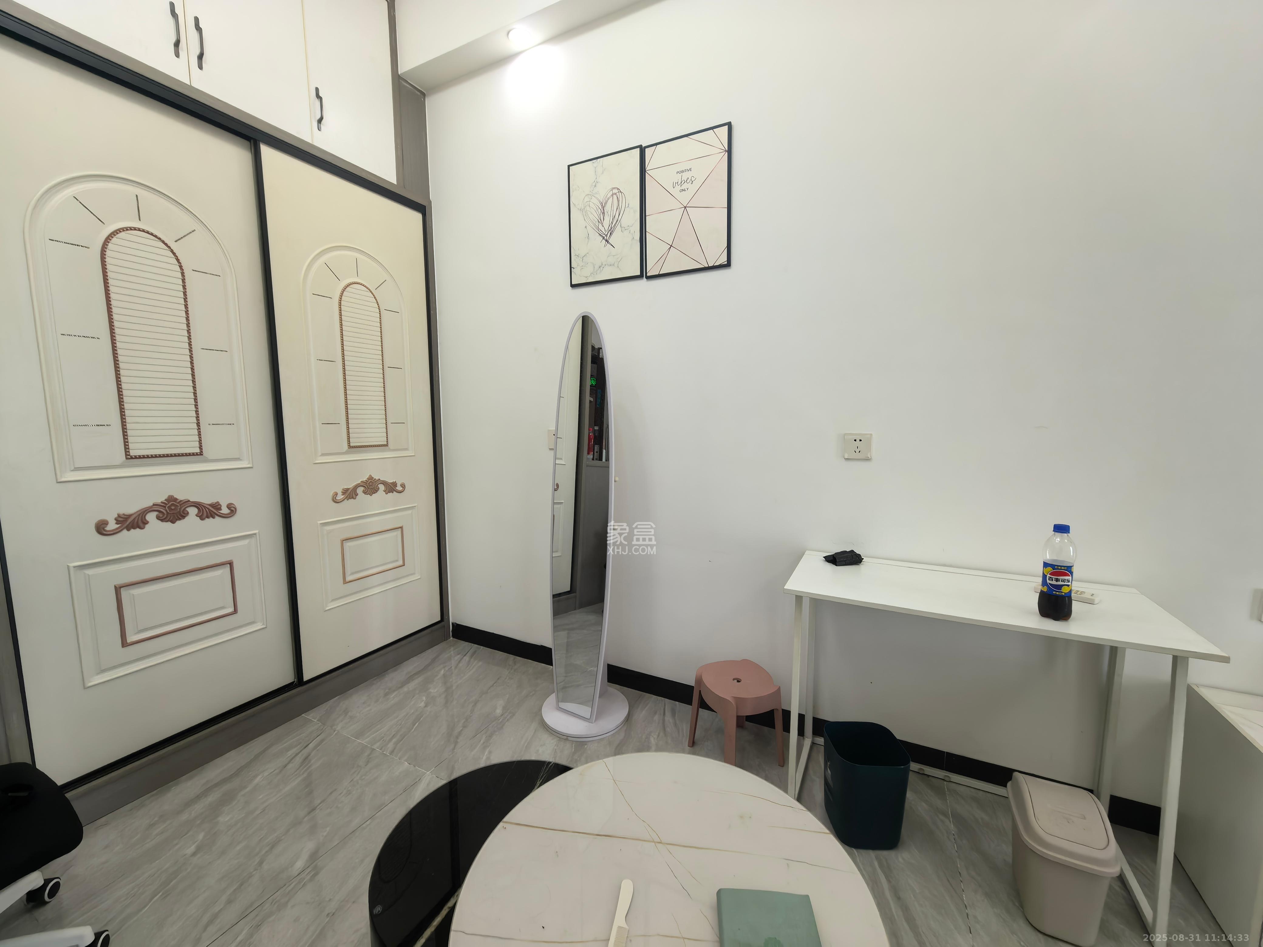 辉宏橄榄城  1室0厅0卫    1500.0元/月 辉宏橄榄城  1室0厅0卫    1500.0元/月室内图