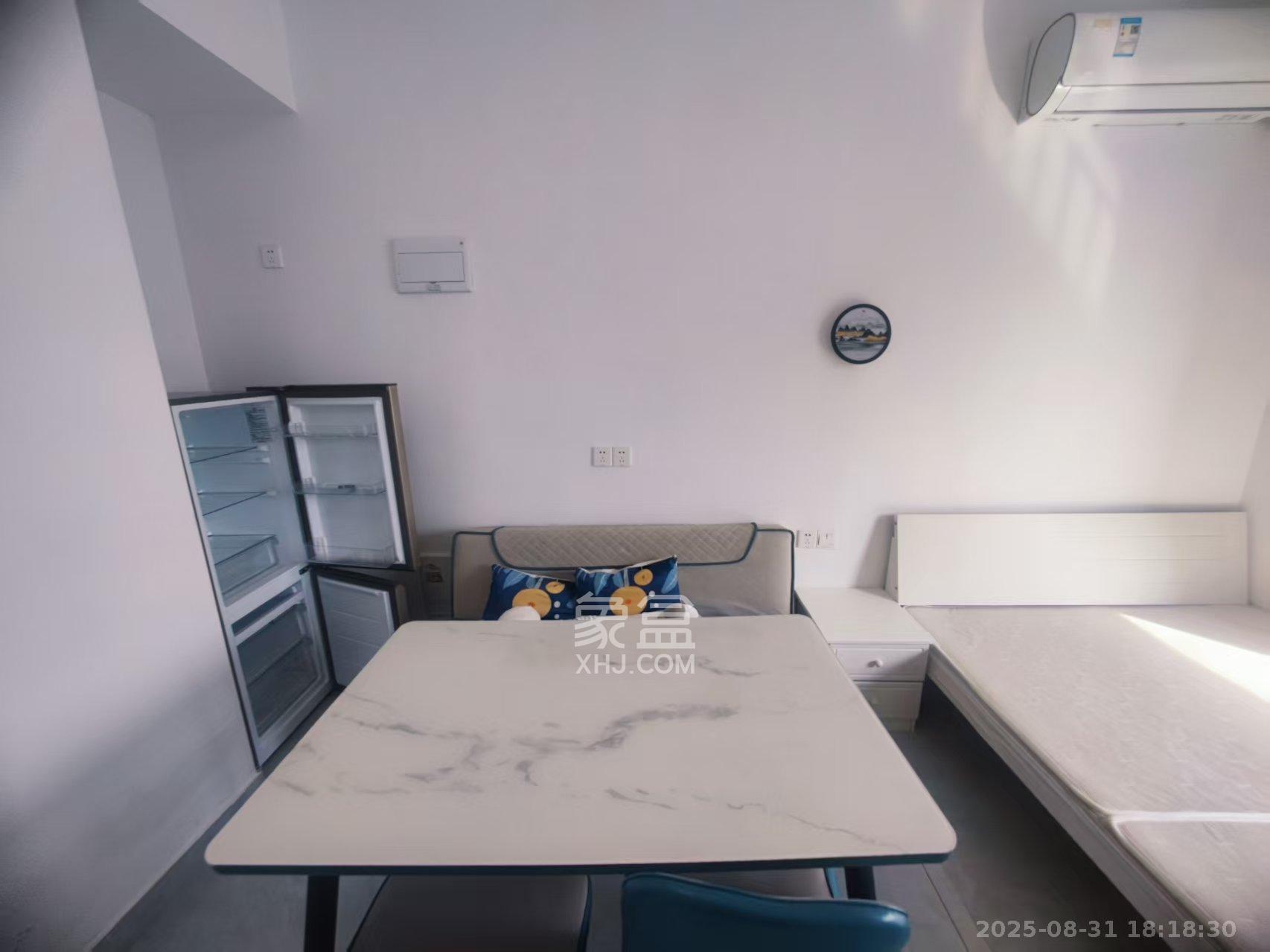 中云公寓  1室1厅1卫    1700.0元/月 中云公寓  1室1厅1卫    1700.0元/月室内图