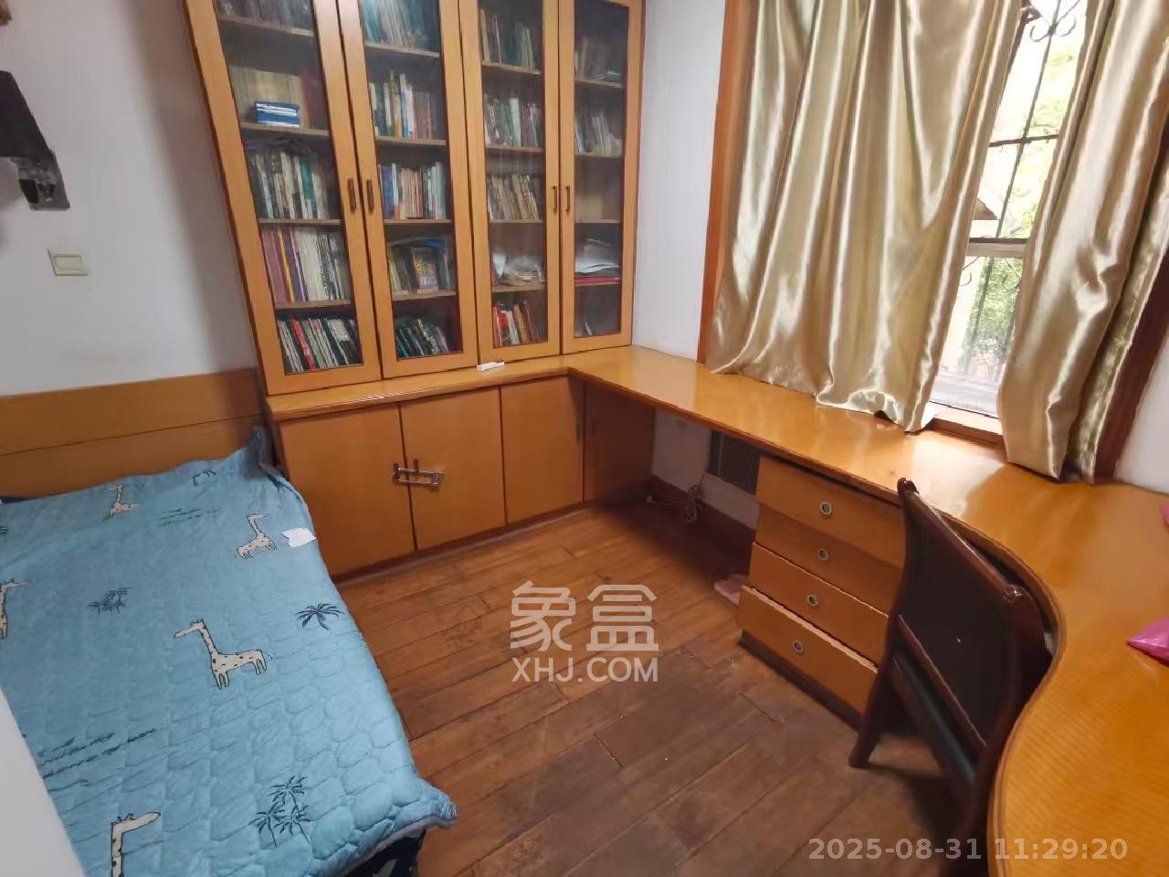 红旗区一片  3室1厅1卫    2000.0元/月室内图