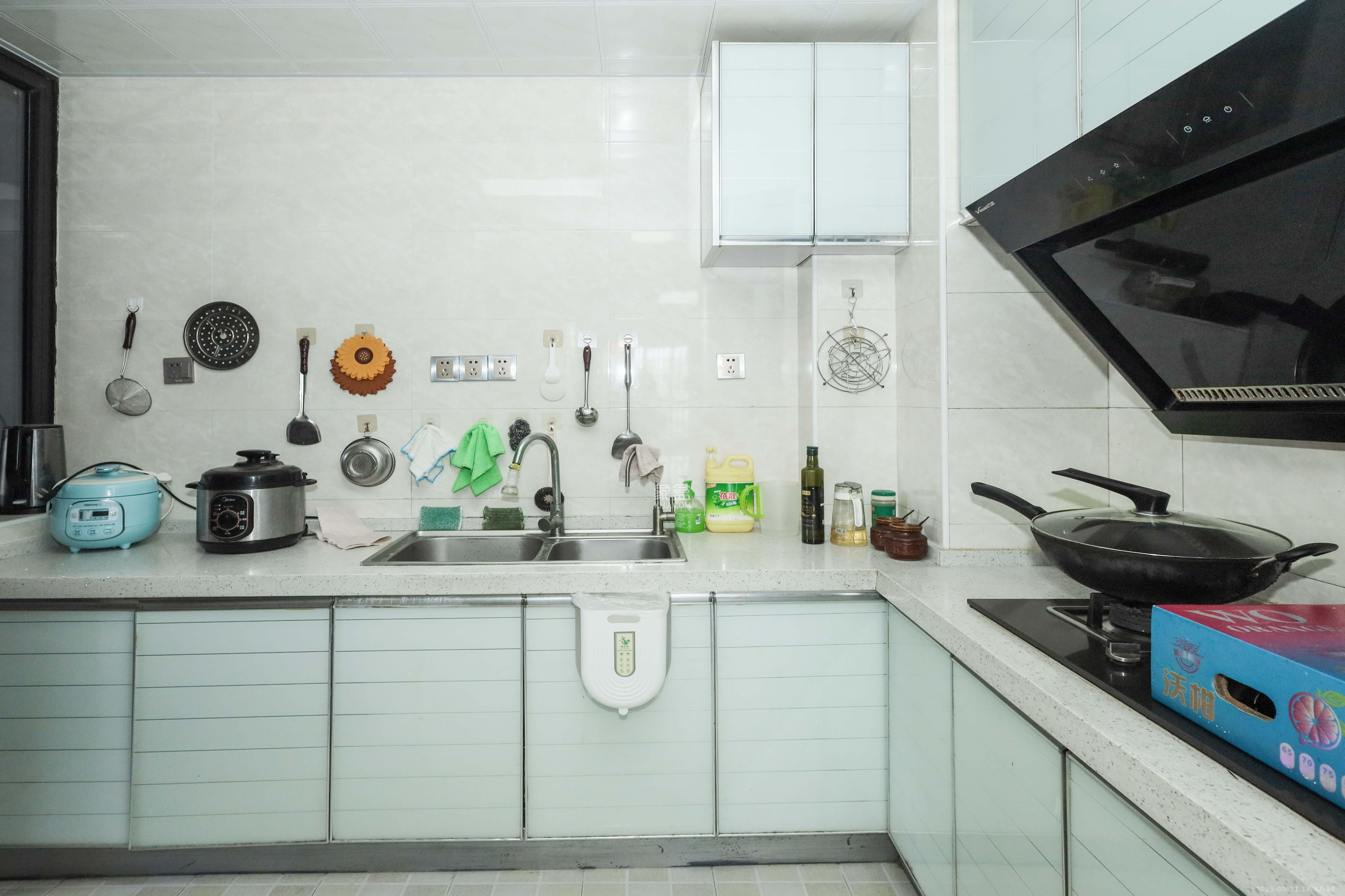 保利麓谷林语E区  3室2厅2卫    105.0万厨房