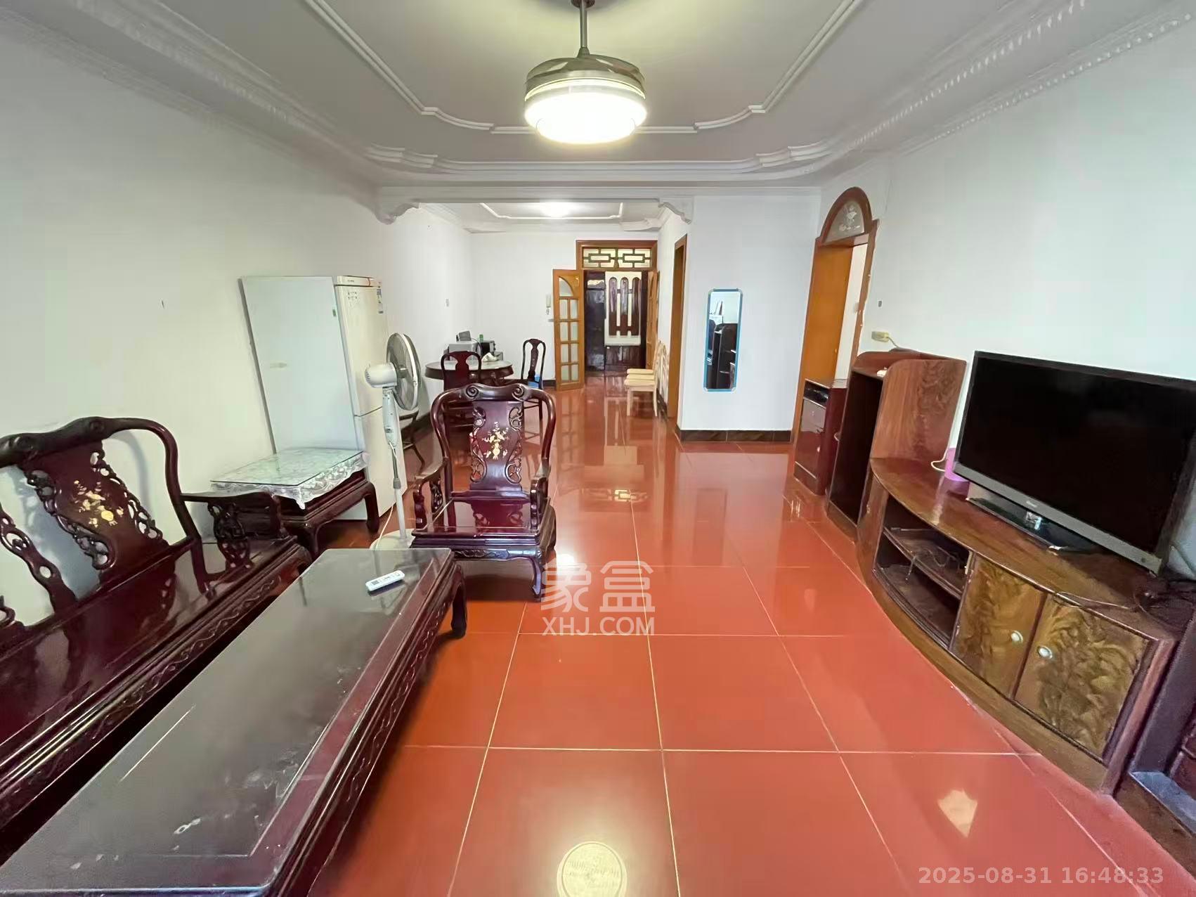 鸿园小区 3室2厅2卫 2100.0元/月 鸿园小区 3室2厅2卫 2100.0元/月室内图