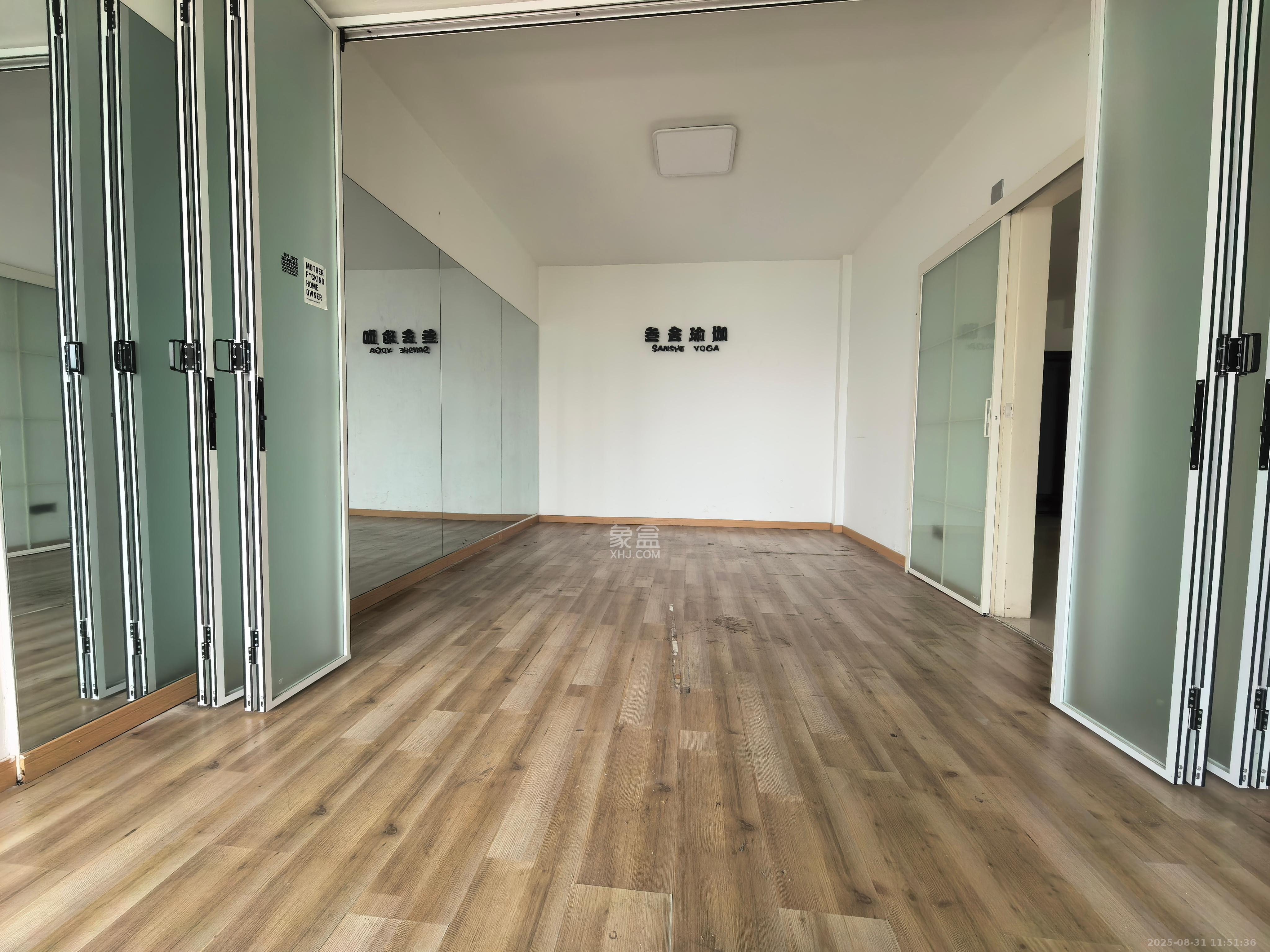 东一国际  2室1厅1卫    2200.0元/月 东一国际  2室1厅1卫    2200.0元/月室内图