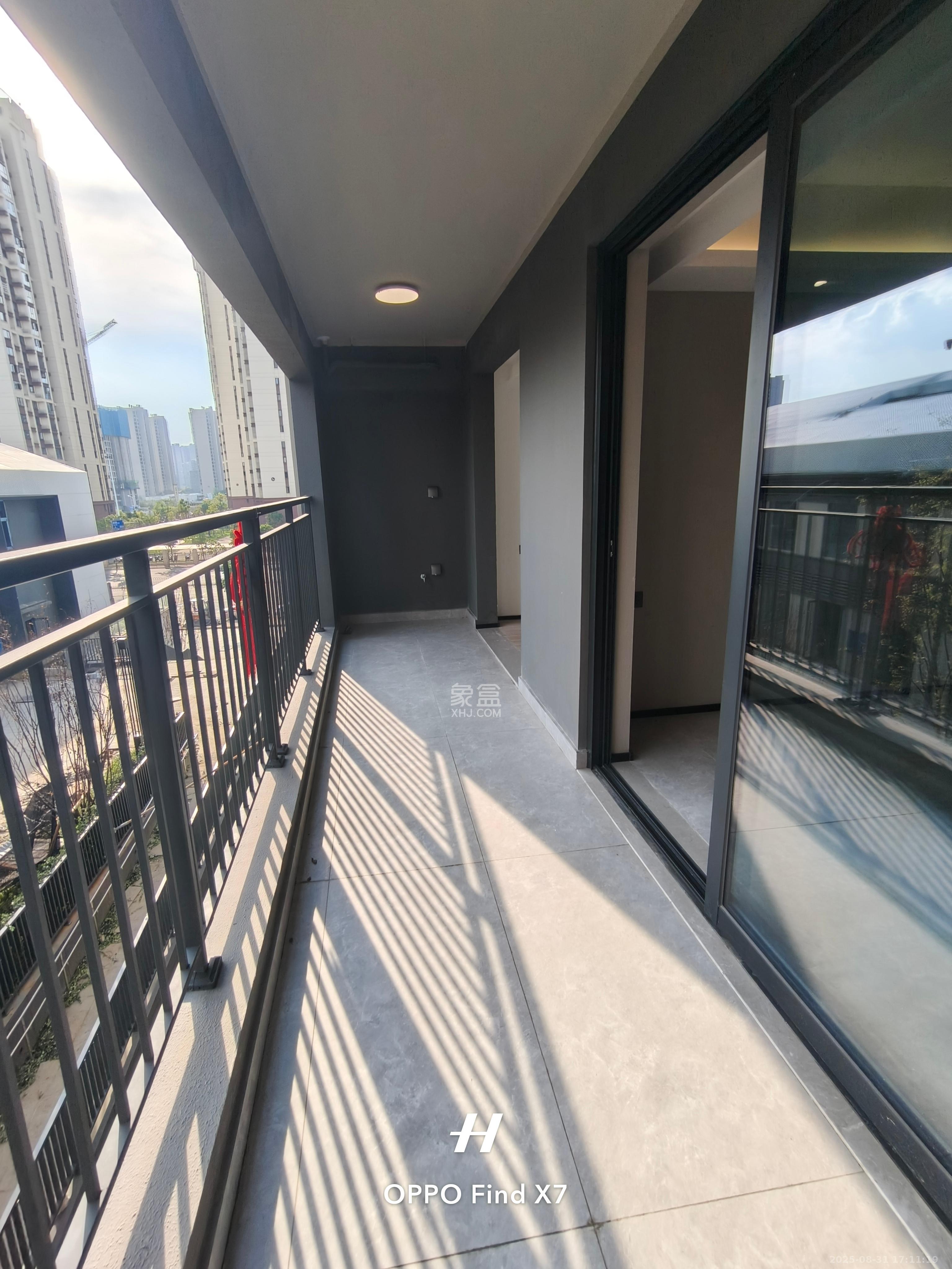 轨道万科璞悦湾  3室2厅2卫    4500.0元/月 轨道万科璞悦湾  3室2厅2卫    4500.0元/月室内图