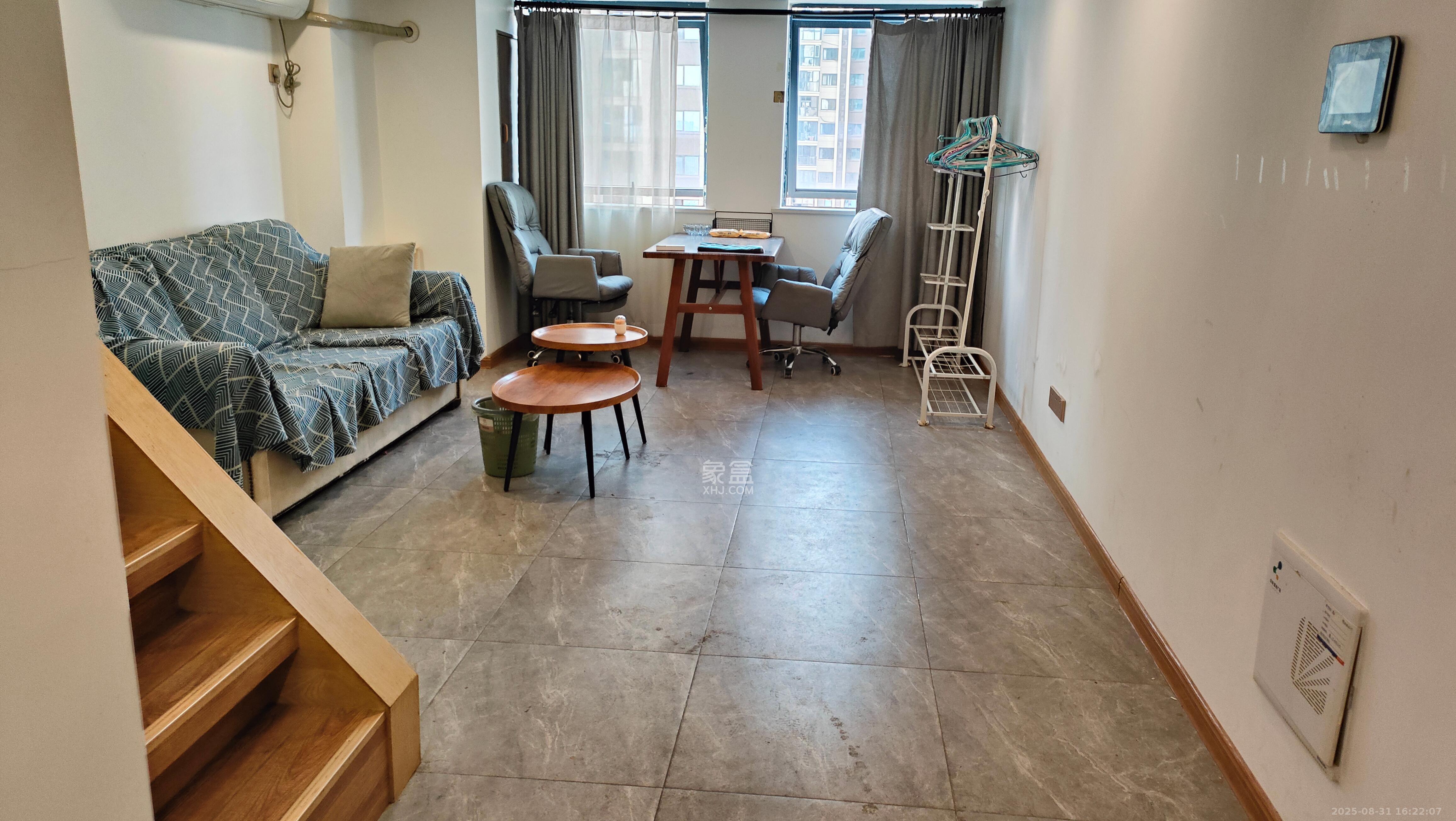 华润置地广场二期 1室1厅1卫 1800.0元/月 华润置地广场二期 1室1厅1卫 1800.0元/月室内图