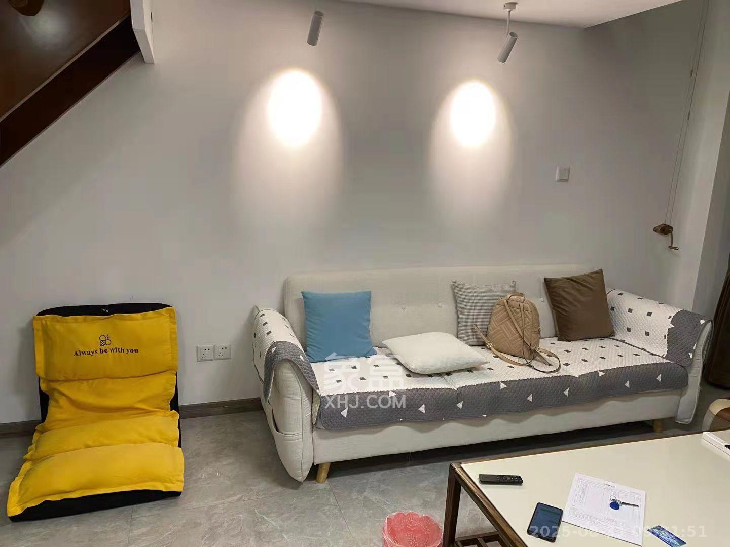 洋湖时代  1室1厅1卫    1600.0元/月 洋湖时代  1室1厅1卫    1600.0元/月室内图