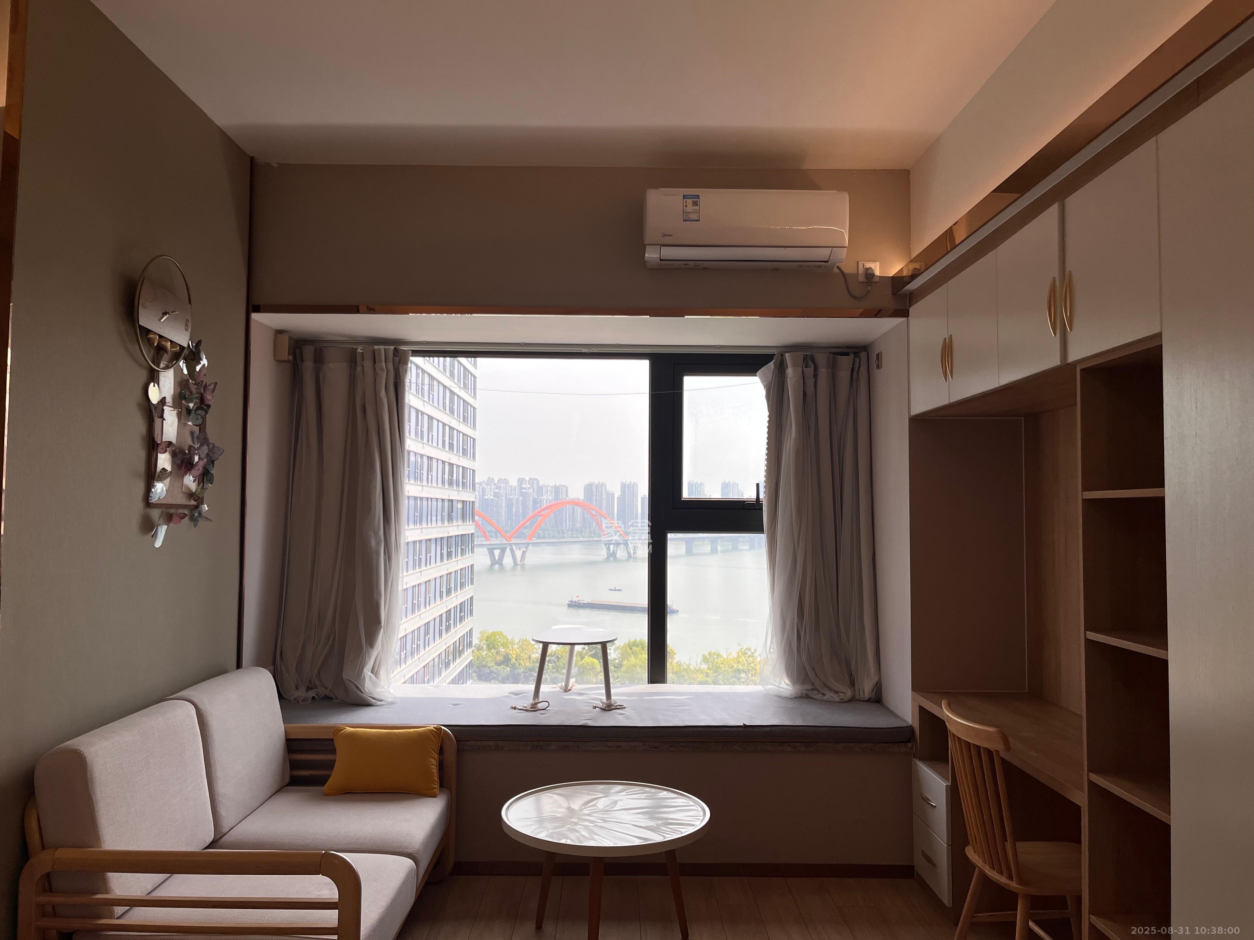 远洋外滩壹号 1室1厅1卫 2100.0元/月 远洋外滩壹号 1室1厅1卫 2100.0元/月室内图