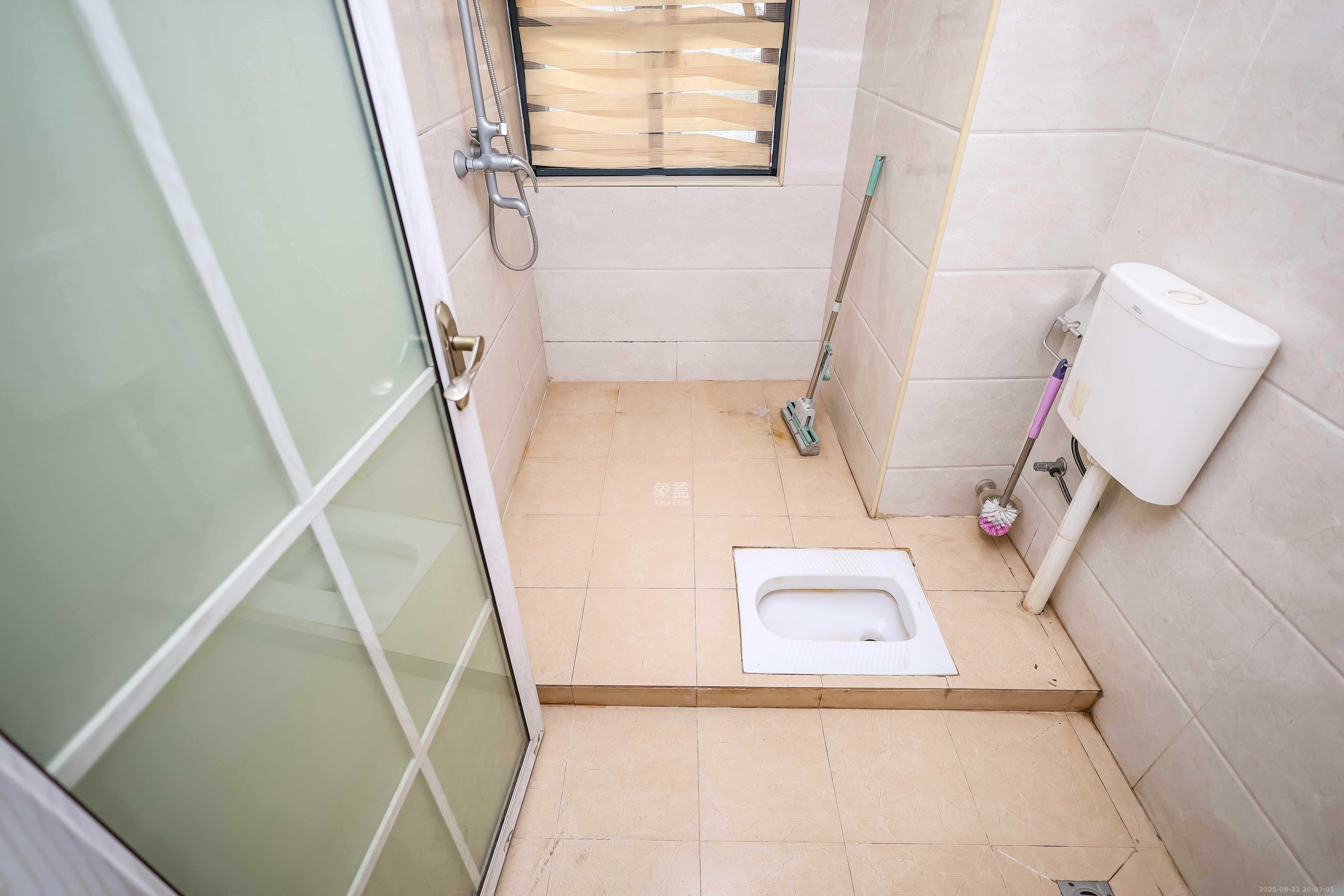 西城龙庭  3室2厅2卫    109.0万 西城龙庭  3室2厅2卫    109.0万卫生间