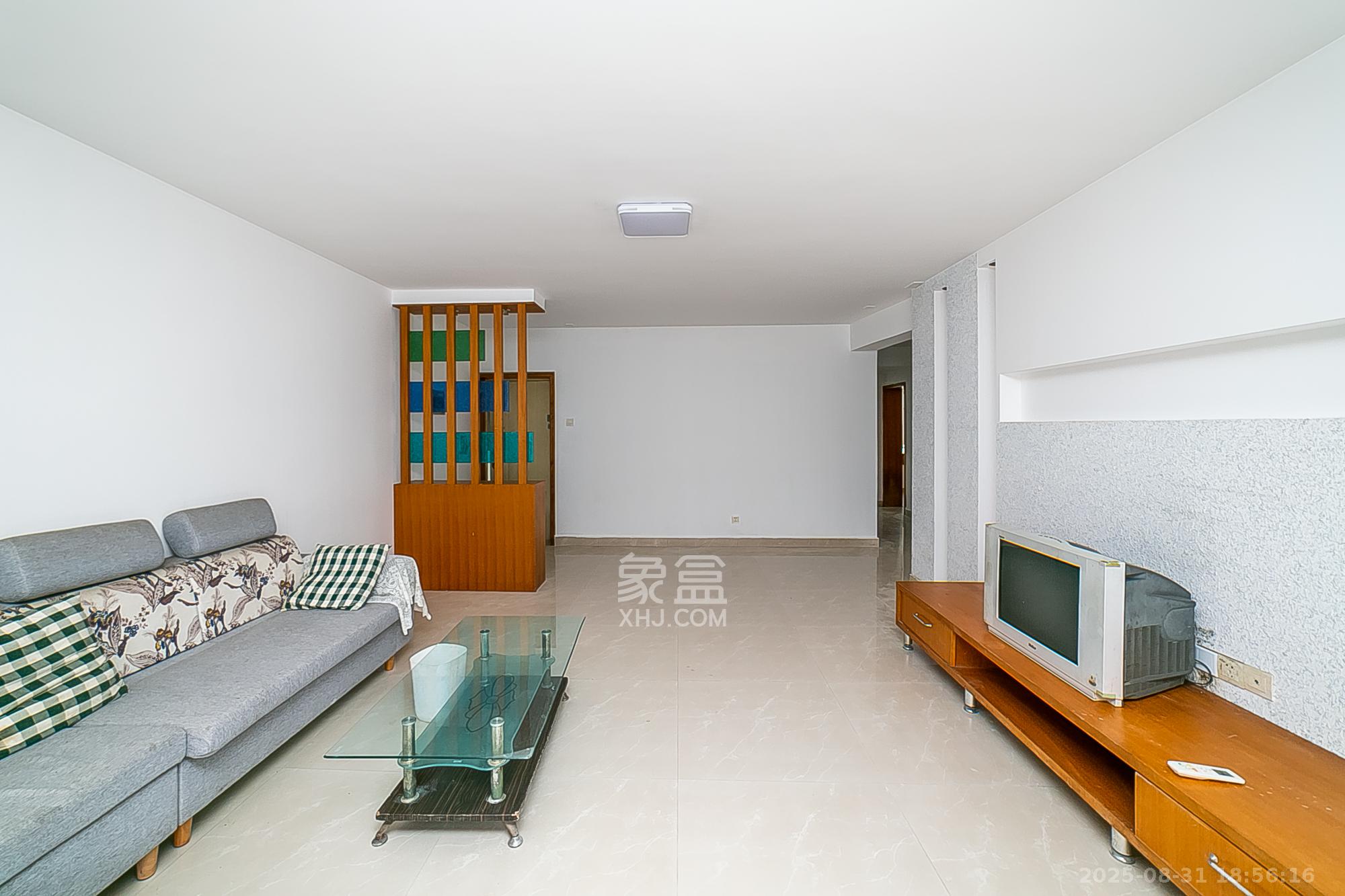 都市春天  3室2厅2卫    95.0万 都市春天  3室2厅2卫    95.0万客厅