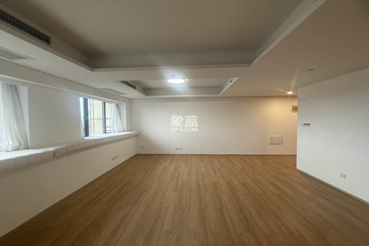 海航豪庭南苑  1室0厅1卫    2700.0元/月 海航豪庭南苑  1室0厅1卫    2700.0元/月室内图