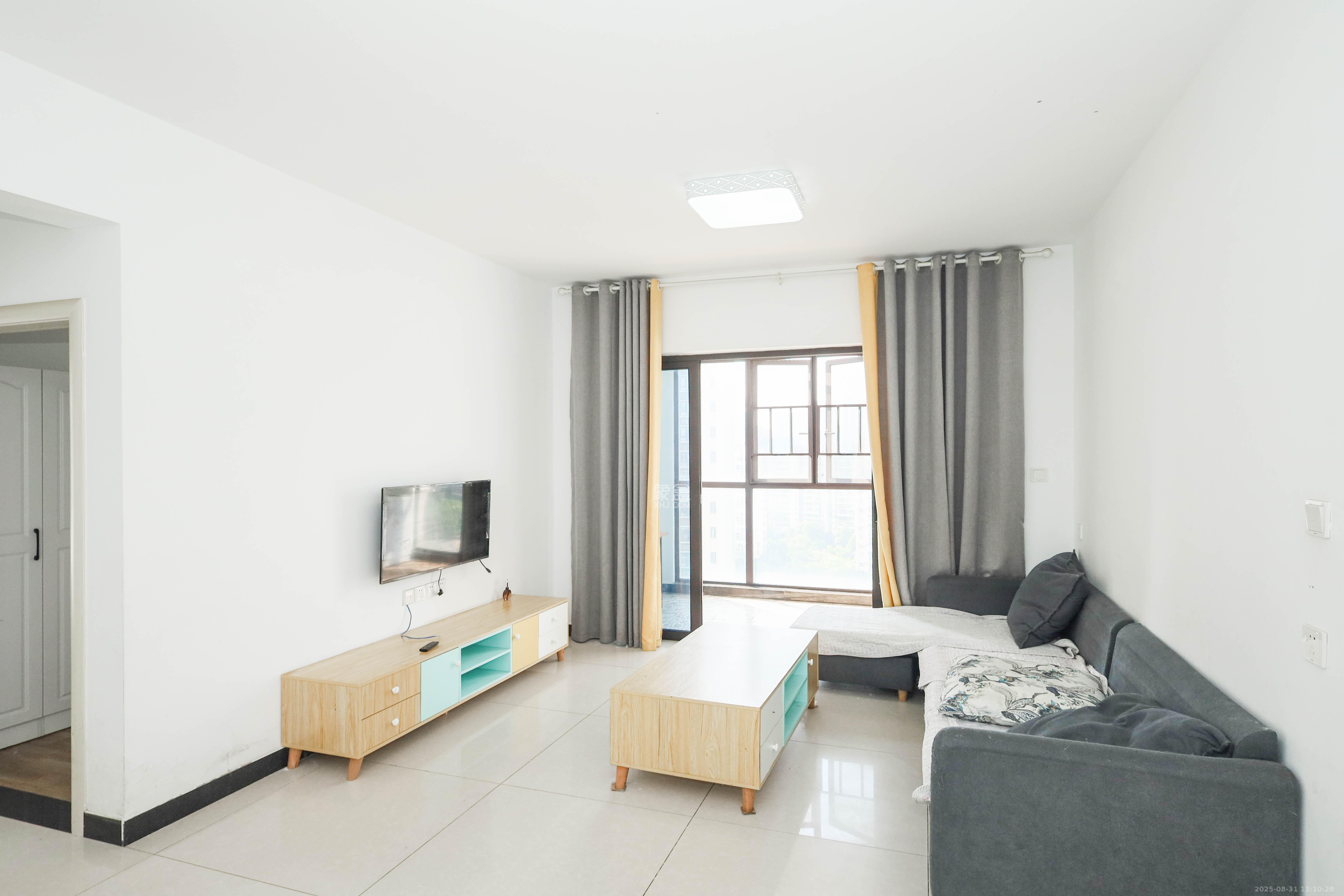 梅溪盛荟  3室2厅1卫    99.8万客厅