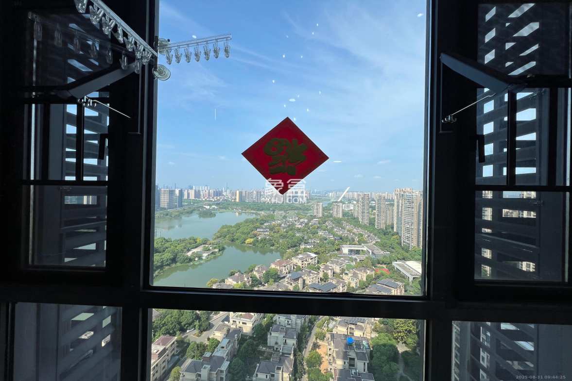 藏珑湖上公馆  1室1厅1卫    2700.0元/月 藏珑湖上公馆  1室1厅1卫    2700.0元/月室内图