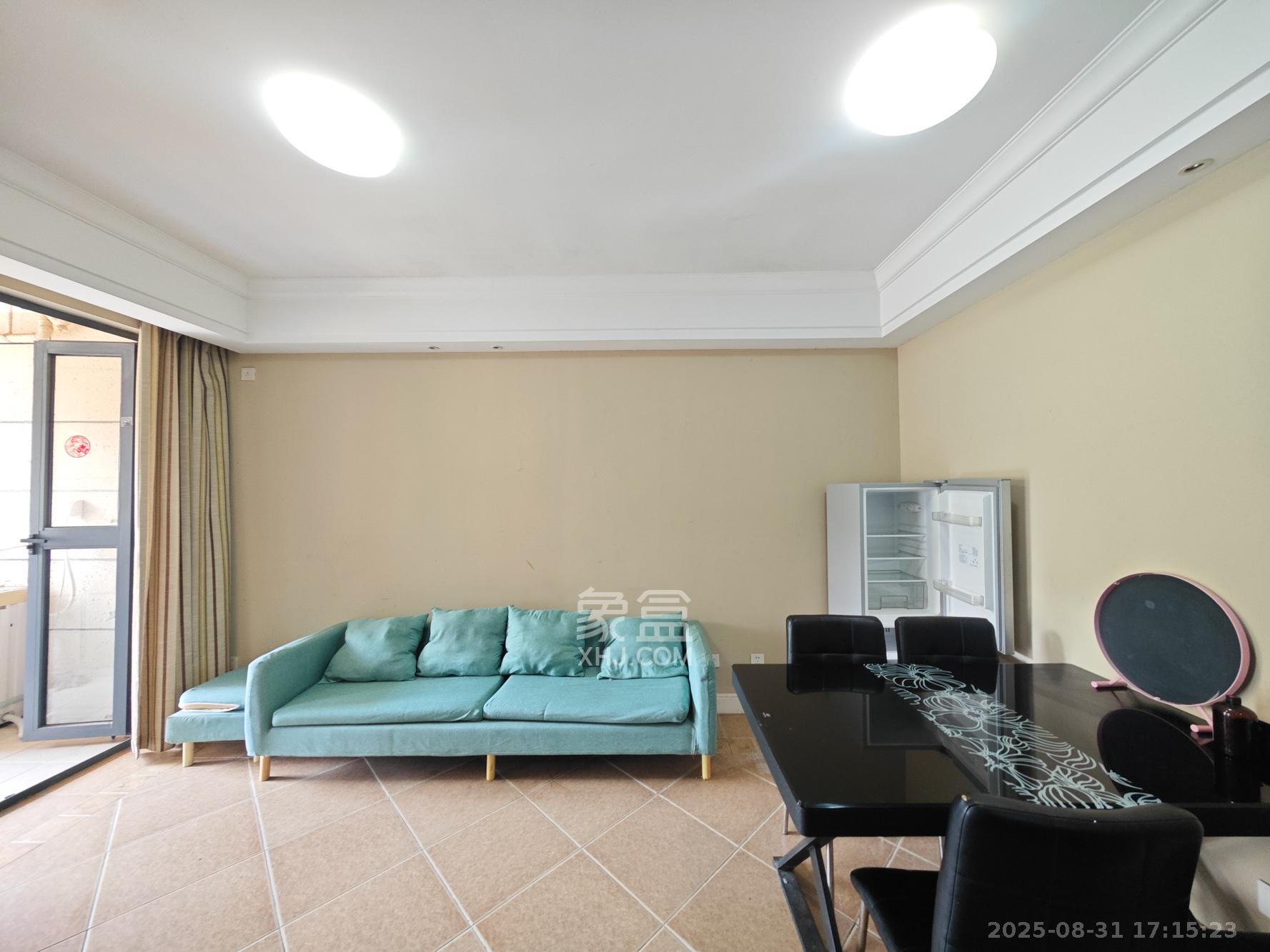 保利城（中航城国际社区、郡原美村）  1室1厅1卫    36.0万客厅