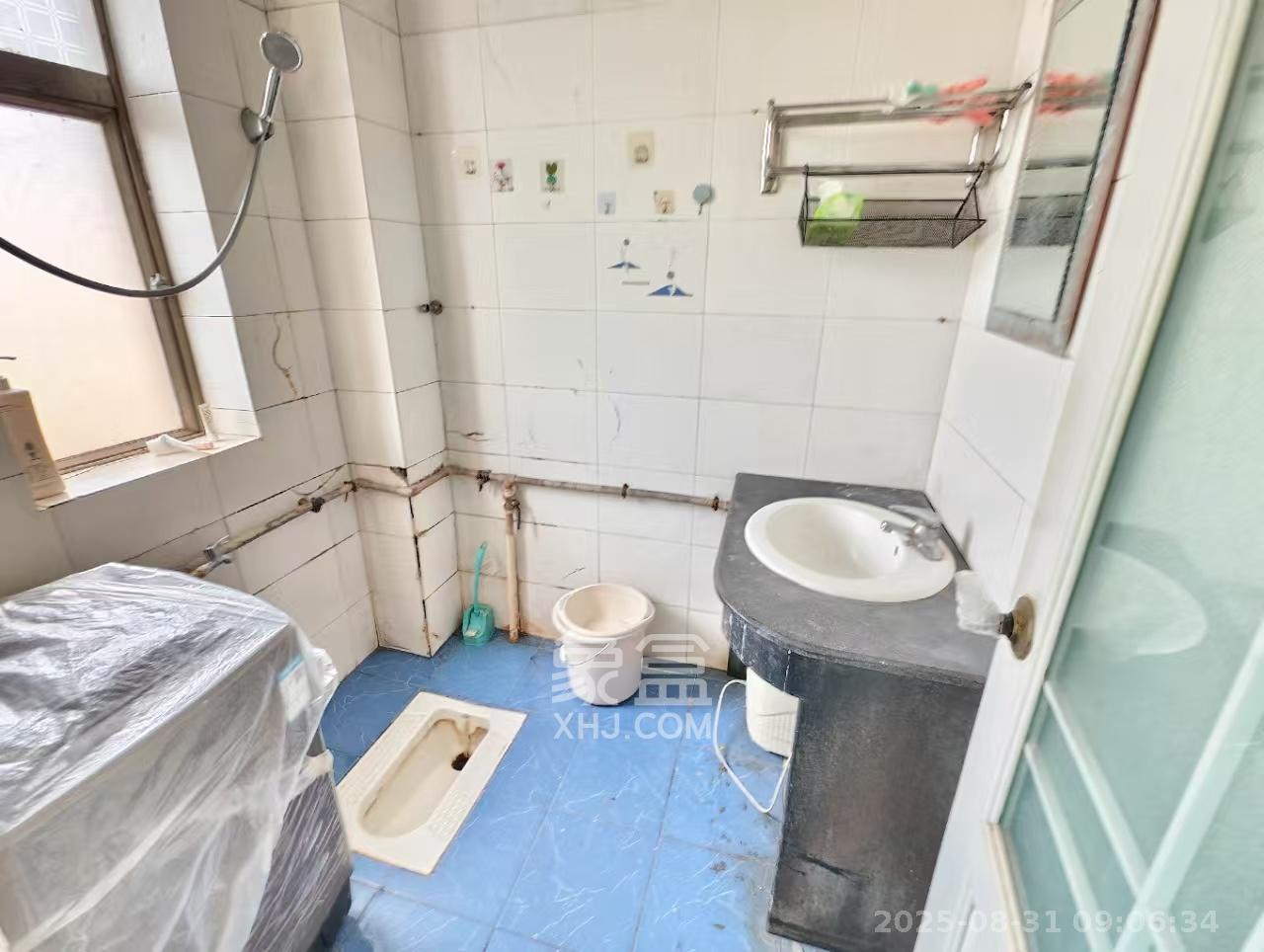 汇龙公寓  3室2厅1卫    1600.0元/月 汇龙公寓  3室2厅1卫    1600.0元/月室内图