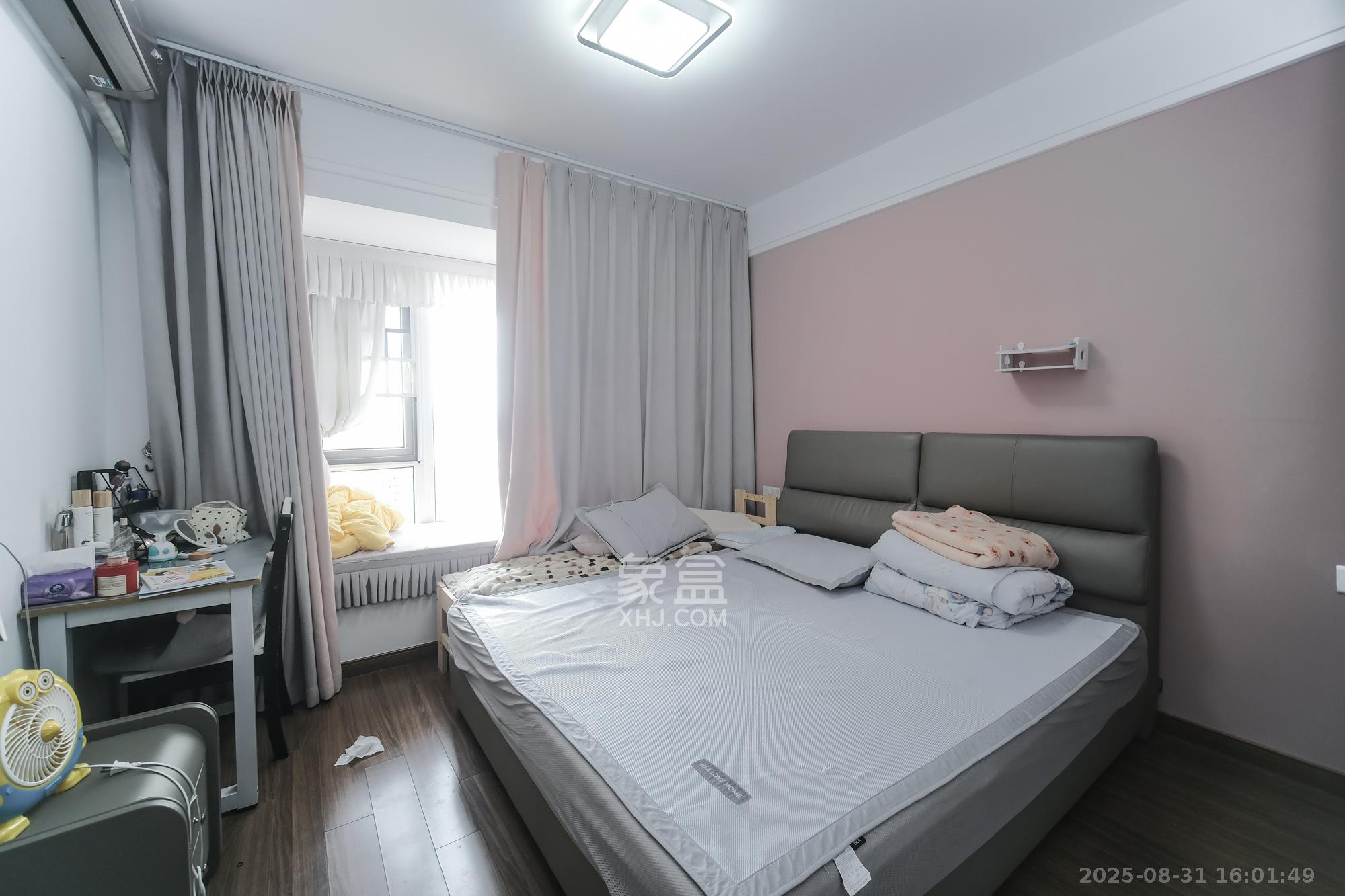 保利香槟国际  4室2厅2卫    110.0万卧室