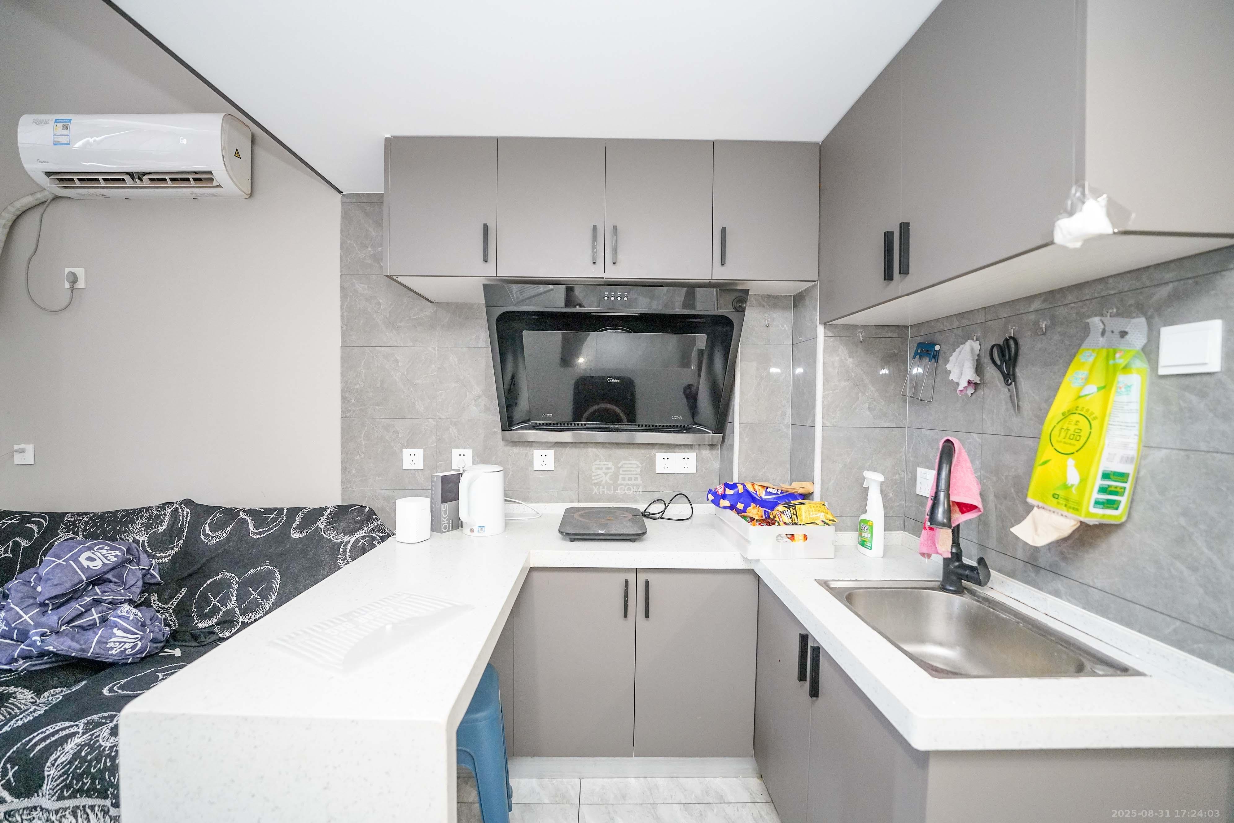 金地铂悦  2室2厅2卫    22.8万厨房