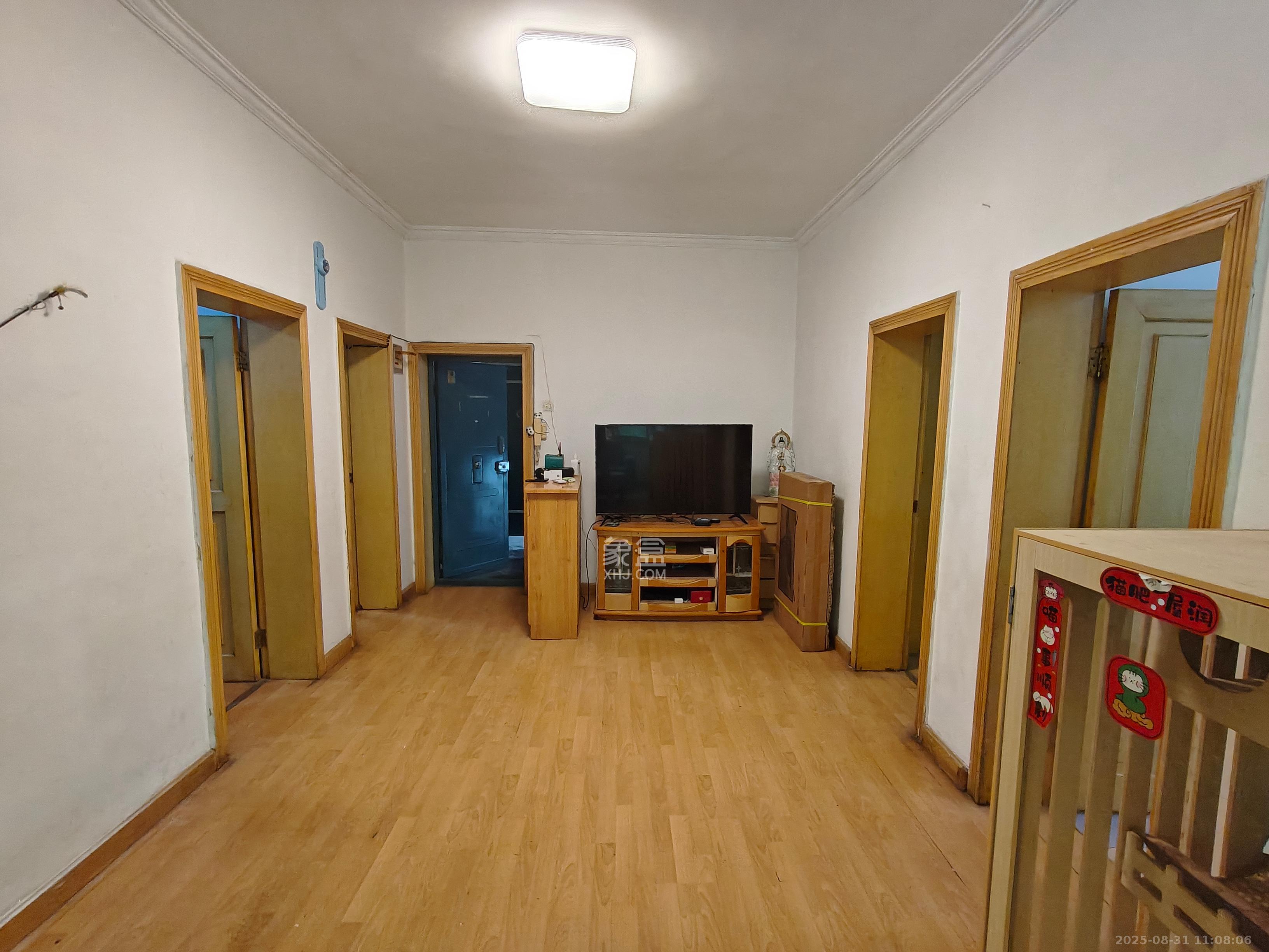 省政府机关梓园住宅区 3室2厅2卫 2300.0元/月 省政府机关梓园住宅区 3室2厅2卫 2300.0元/月室内图