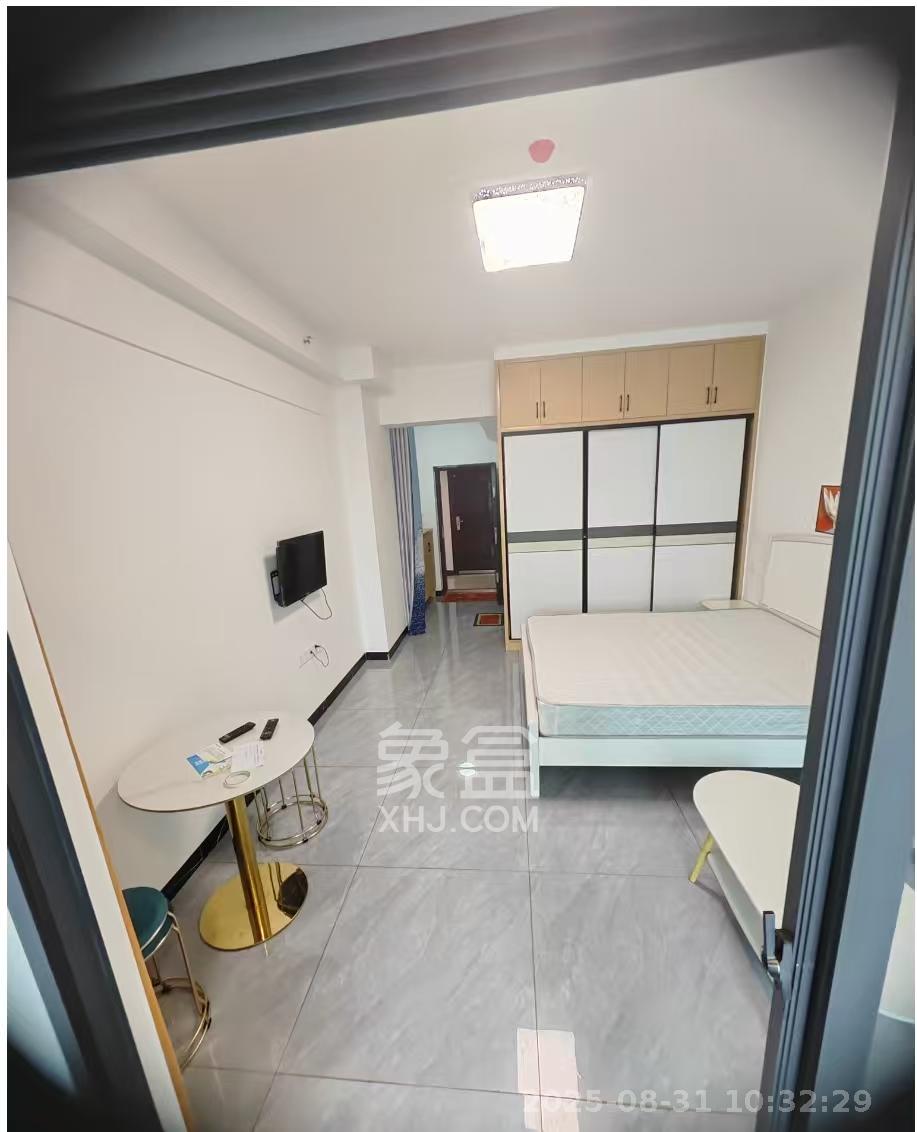 中建嘉和城  1室1厅1卫   1300.00元/月
