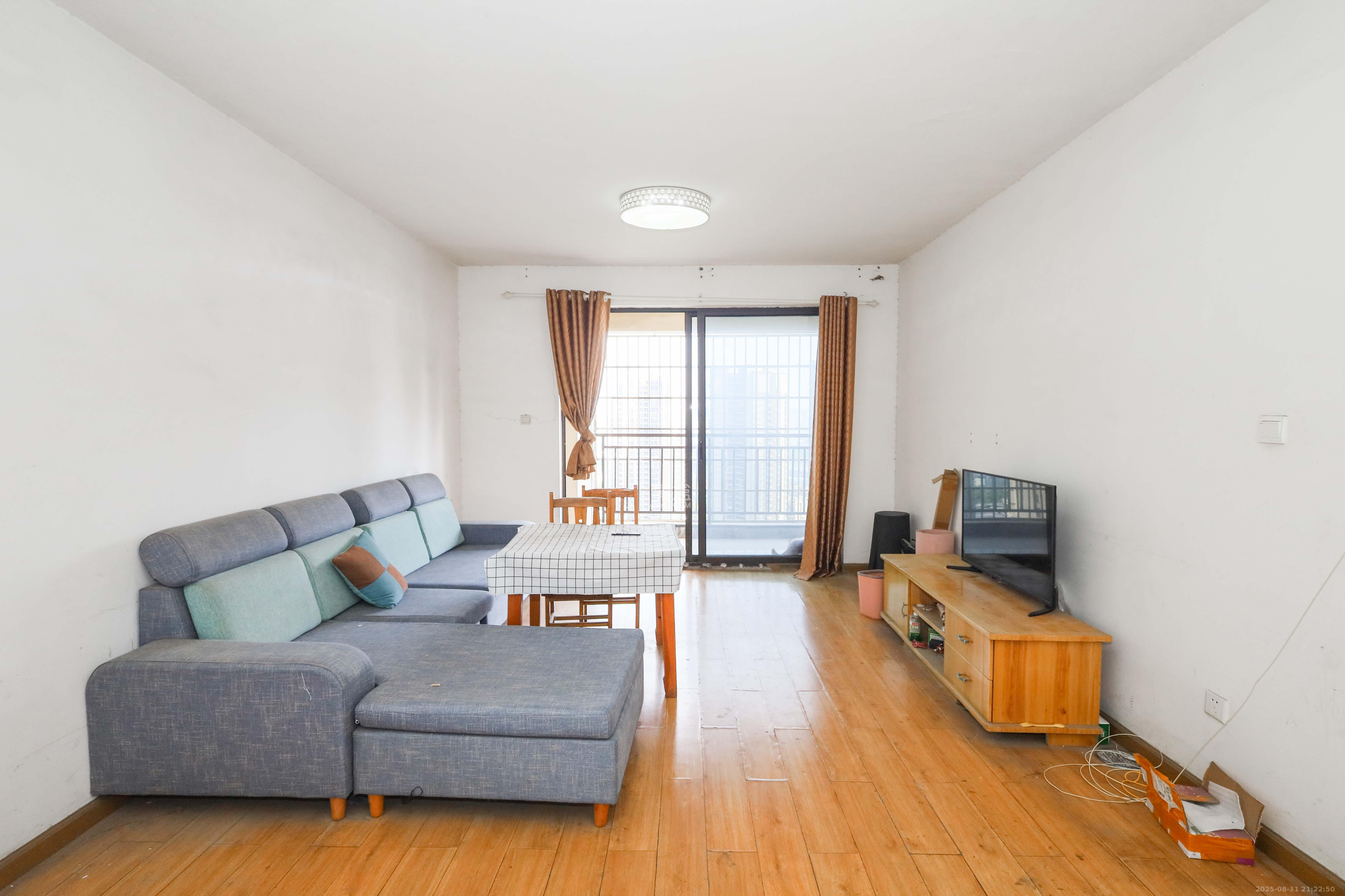 保利麓谷林语E区  3室2厅2卫    95.0万 保利麓谷林语E区  3室2厅2卫    95.0万