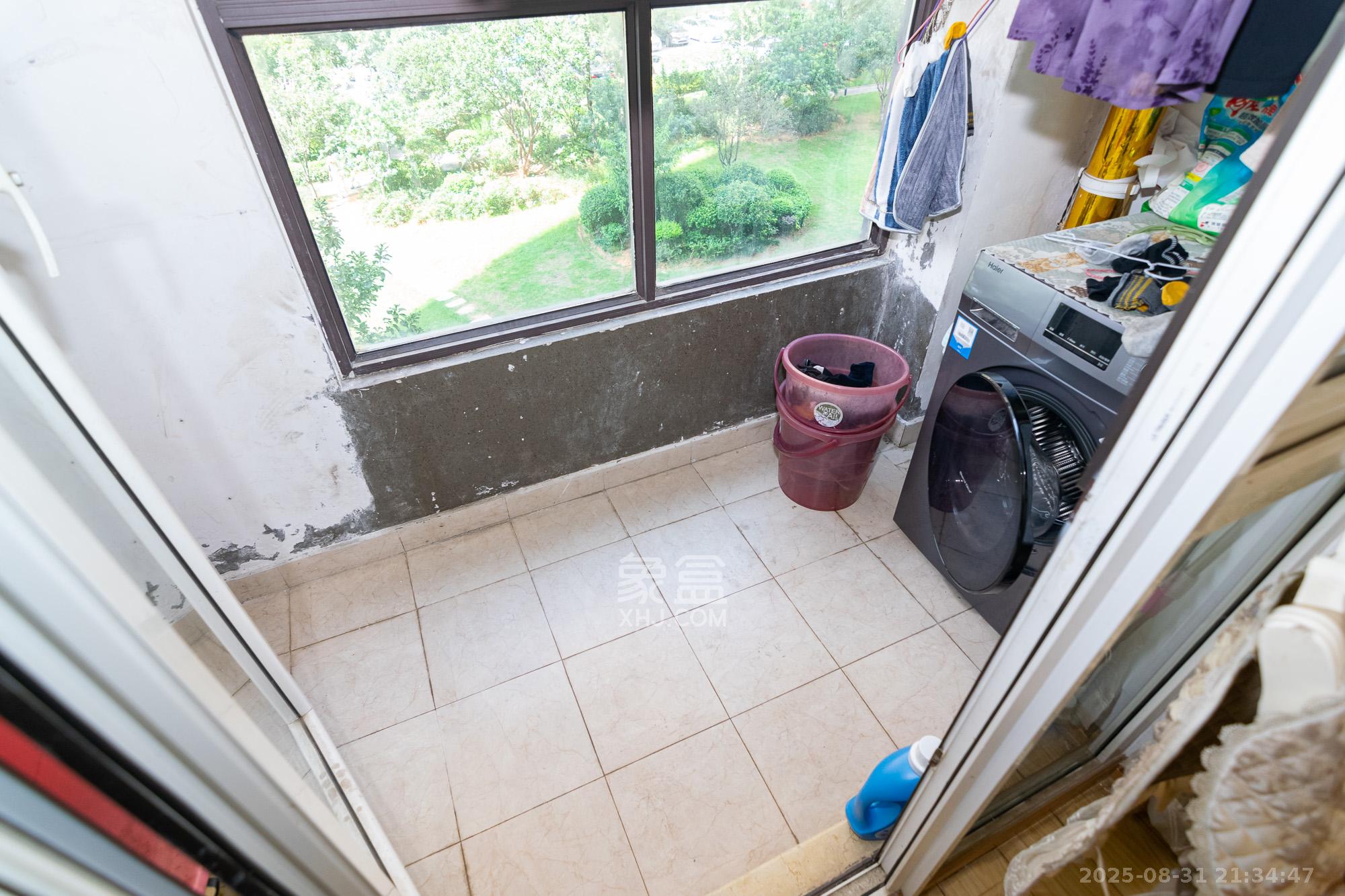 金地三千府(金地湖山樾、金地自在城)  3室2厅1卫    58.8万 金地三千府(金地湖山樾、金地自在城)  3室2厅1卫    58.8万阳台