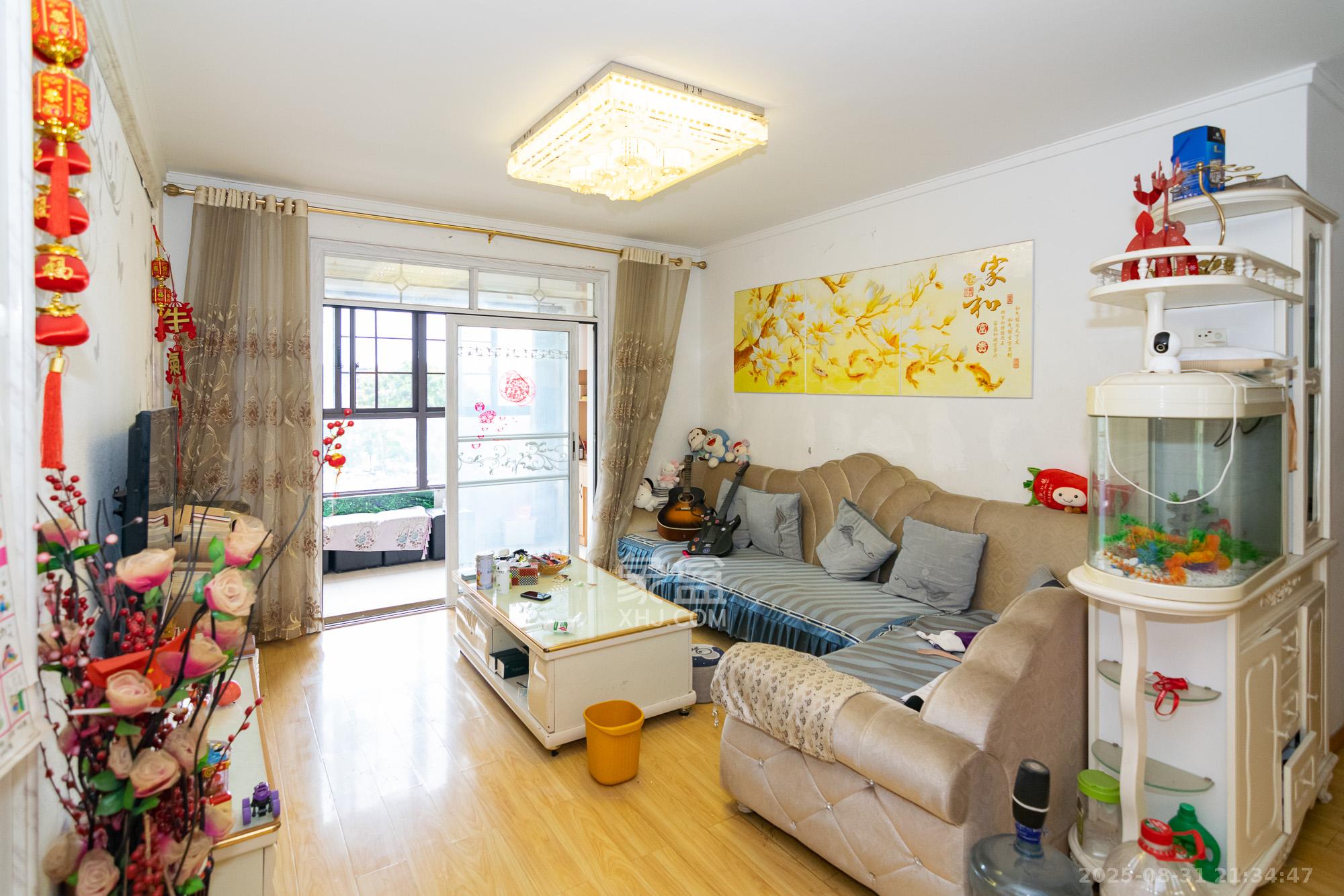 金地三千府(金地湖山樾、金地自在城)  3室2厅1卫    58.8万 金地三千府(金地湖山樾、金地自在城)  3室2厅1卫    58.8万客厅