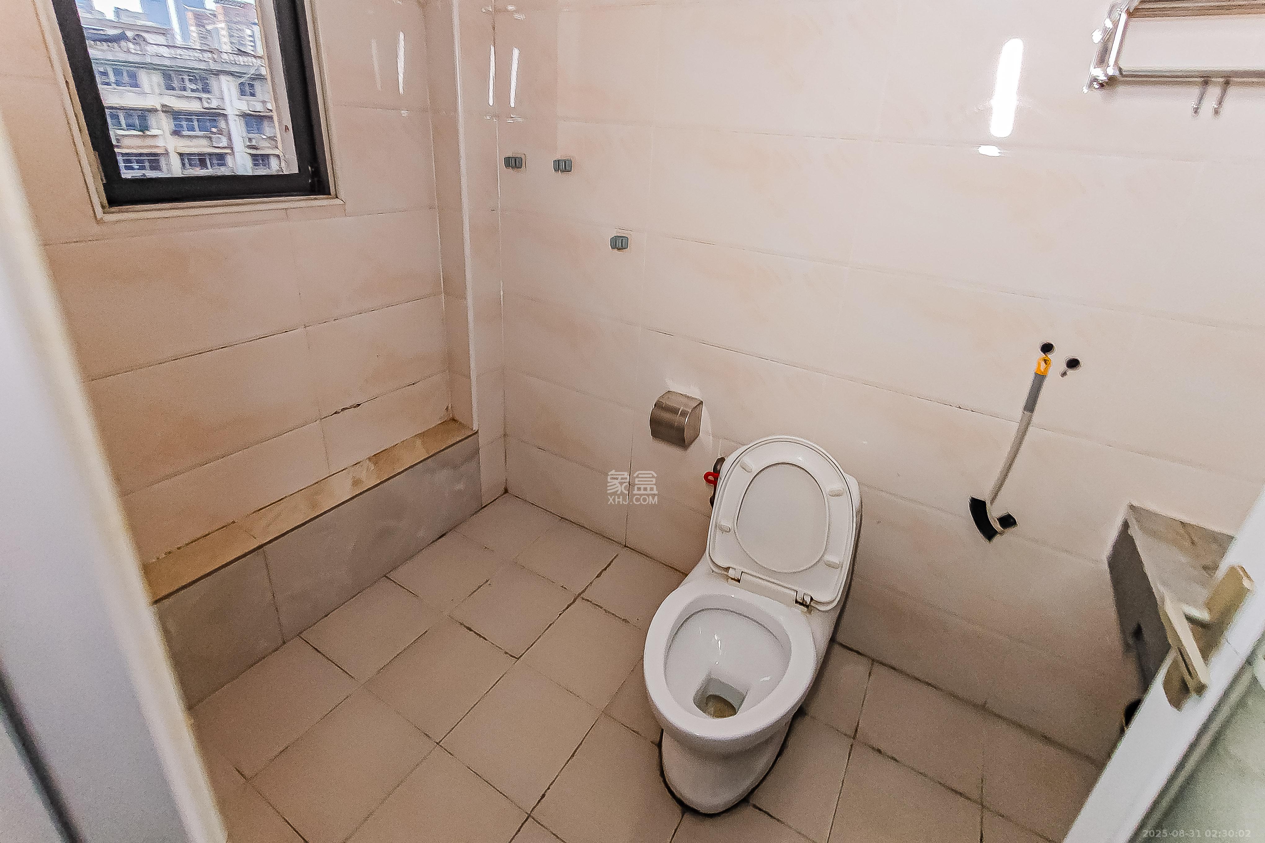 长岭包装宿舍  2室1厅1卫    45.0万 长岭包装宿舍  2室1厅1卫    45.0万卫生间