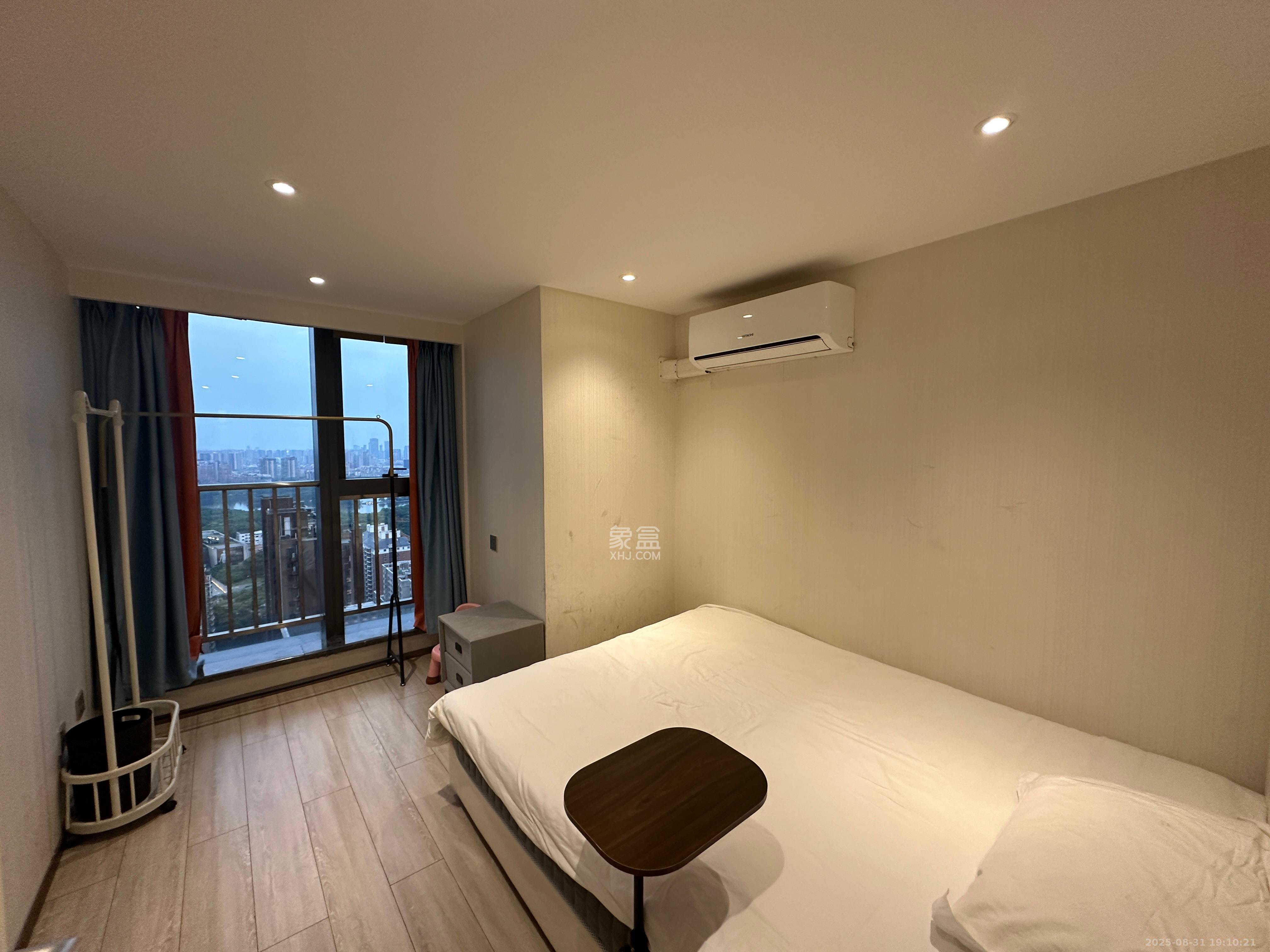 华远华时代  3室2厅2卫    4000.0元/月室内图