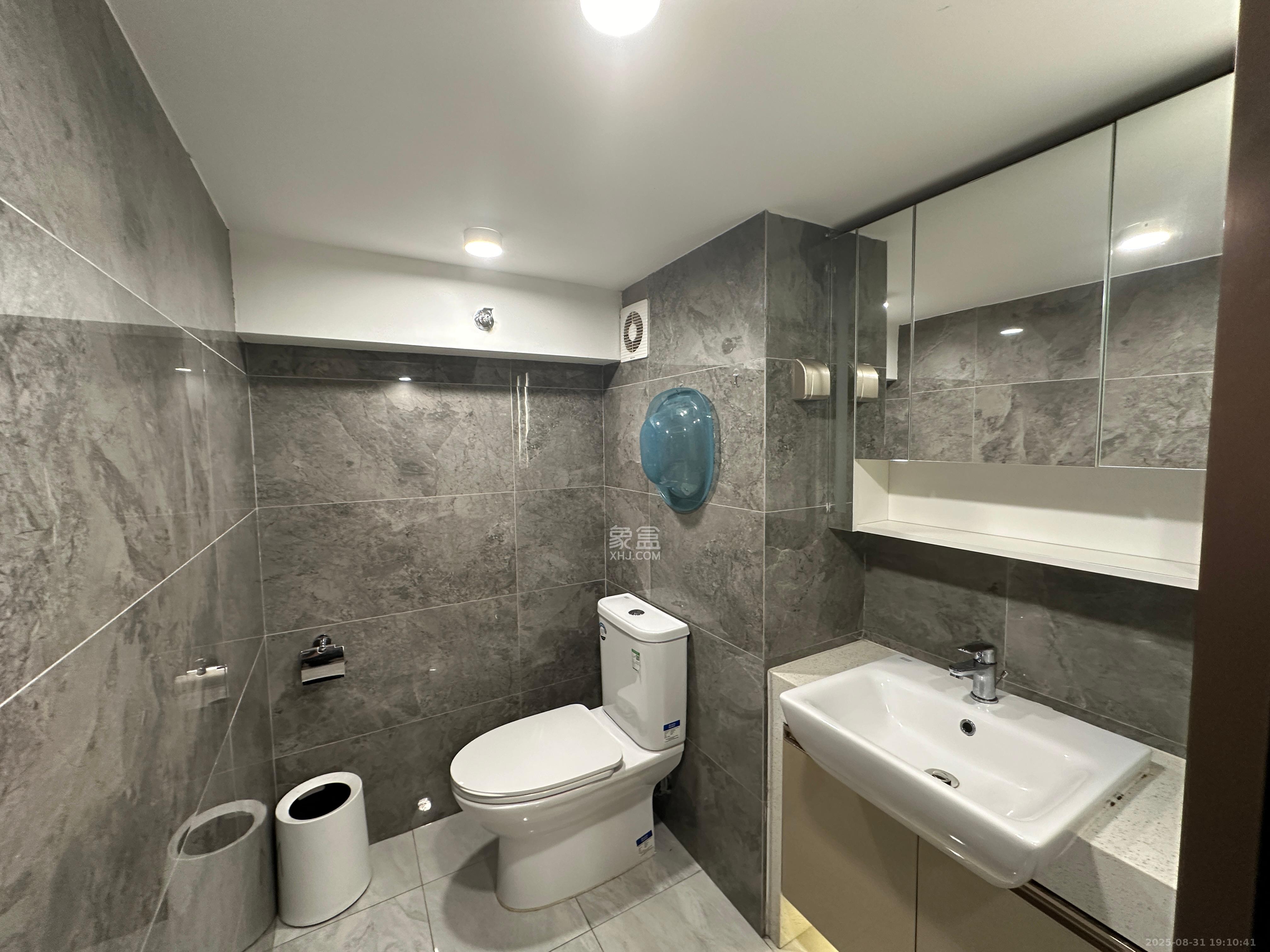 华远华时代  3室2厅2卫    4000.0元/月室内图