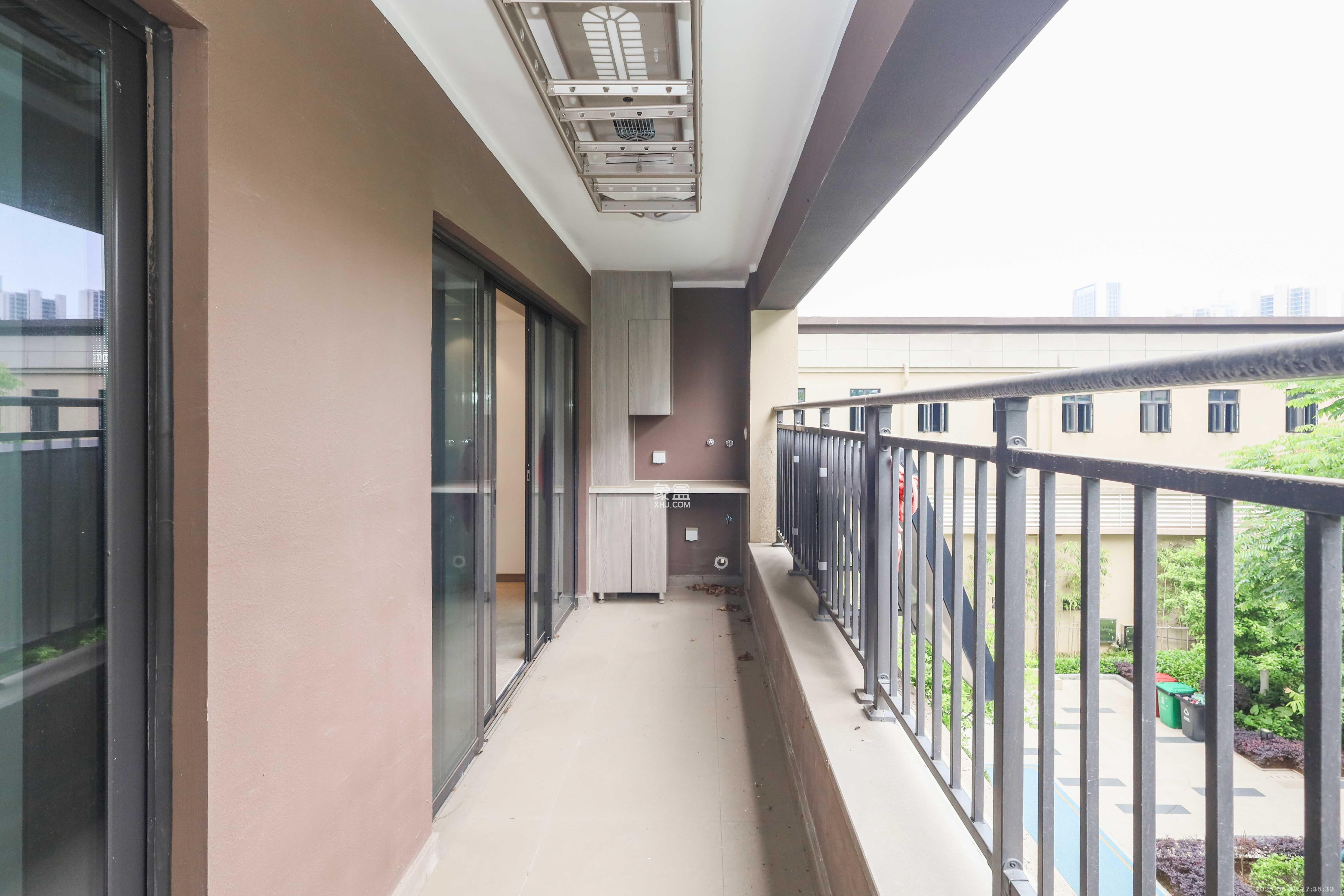 越秀亲爱里  4室2厅2卫    3200.0元/月室内图