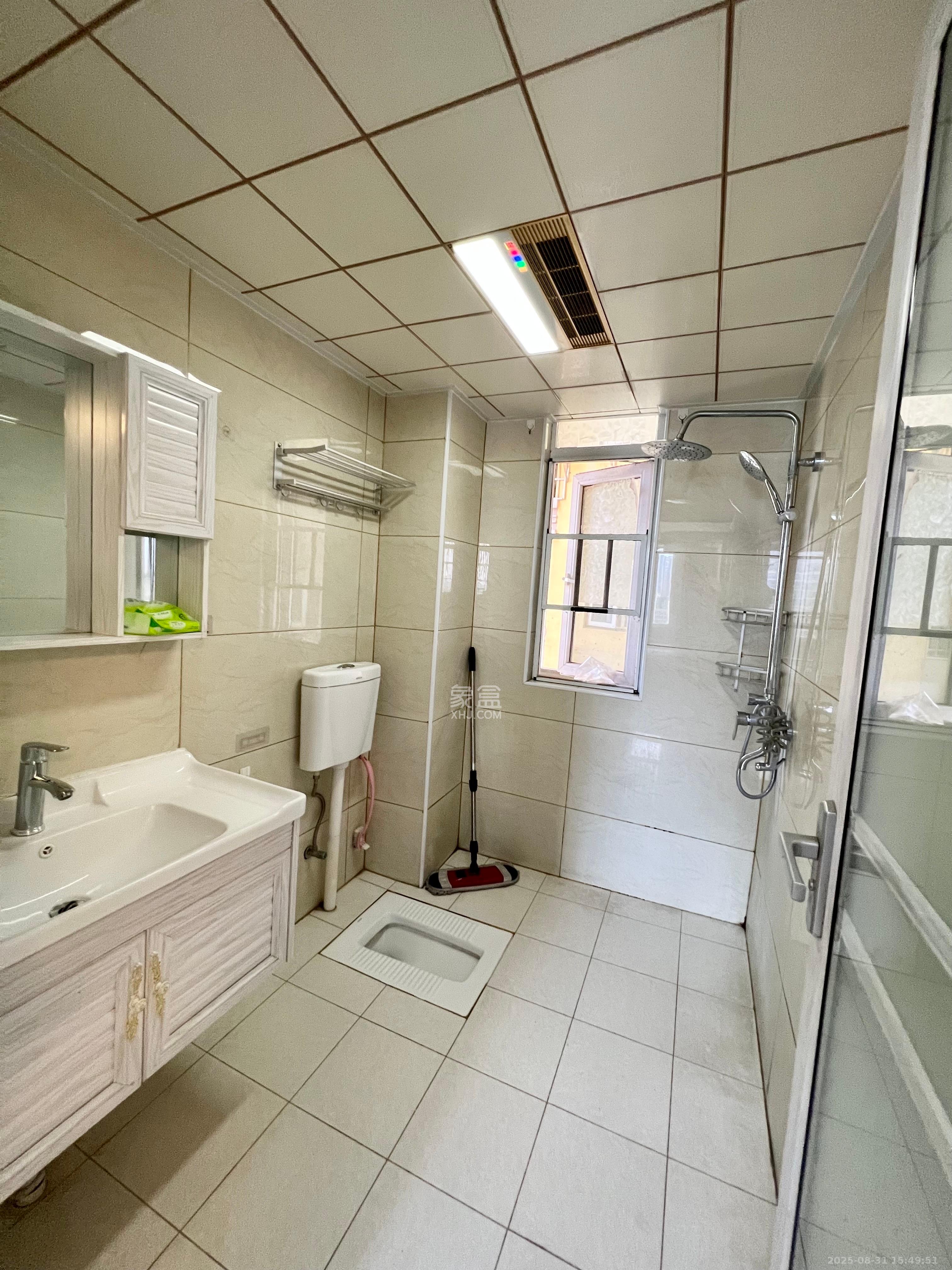 荷韵园 2室2厅1卫 1600.0元/月 荷韵园 2室2厅1卫 1600.0元/月室内图