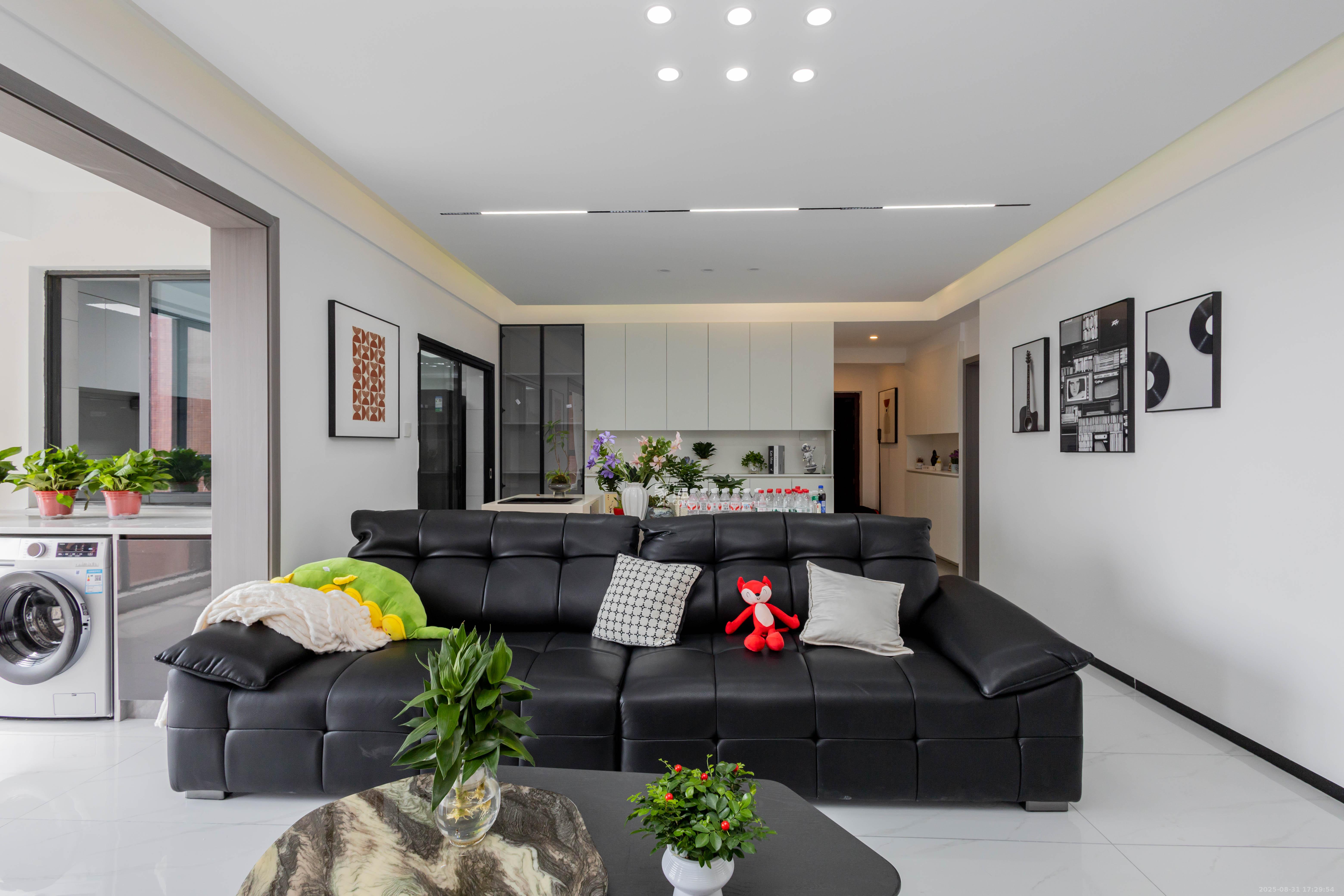 海德公园  4室2厅2卫    86.8万 海德公园  4室2厅2卫    86.8万客厅