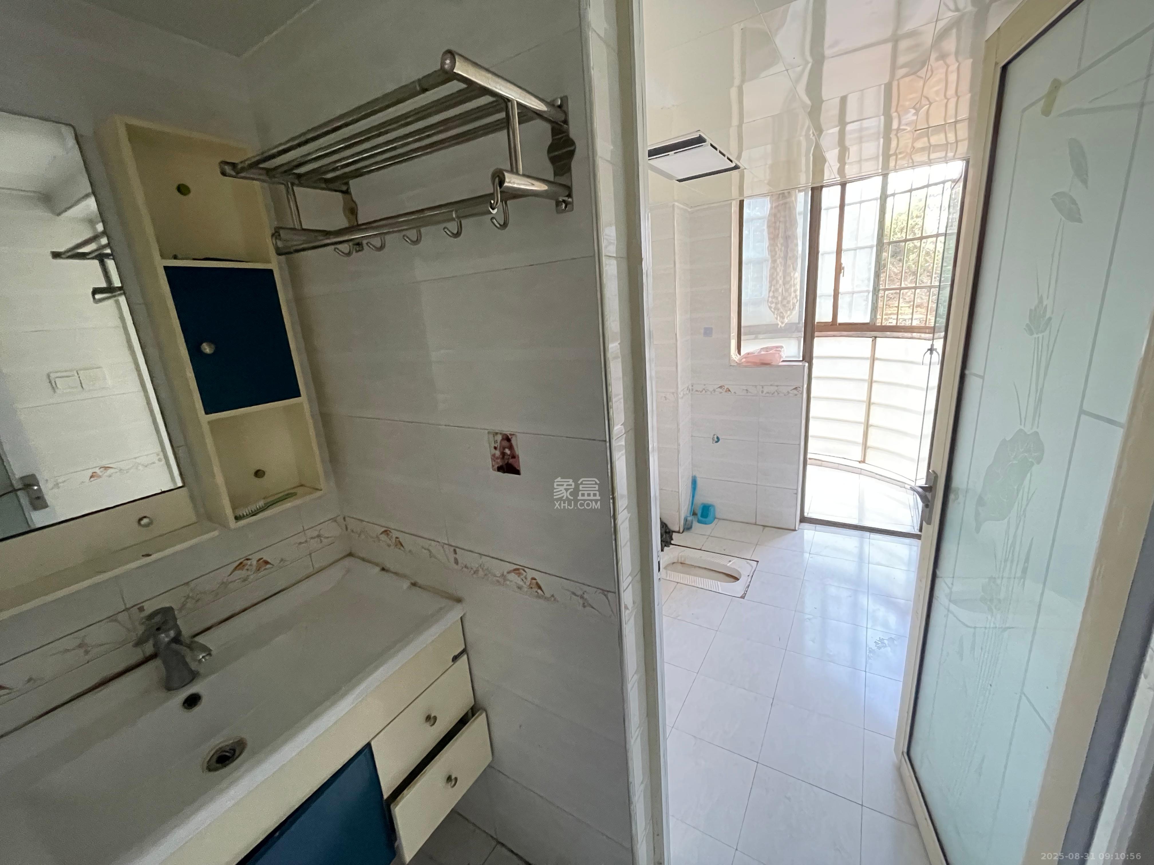 丽都桃源(金峰北院二期)  3室2厅2卫    1800.0元/月 丽都桃源(金峰北院二期)  3室2厅2卫    1800.0元/月室内图