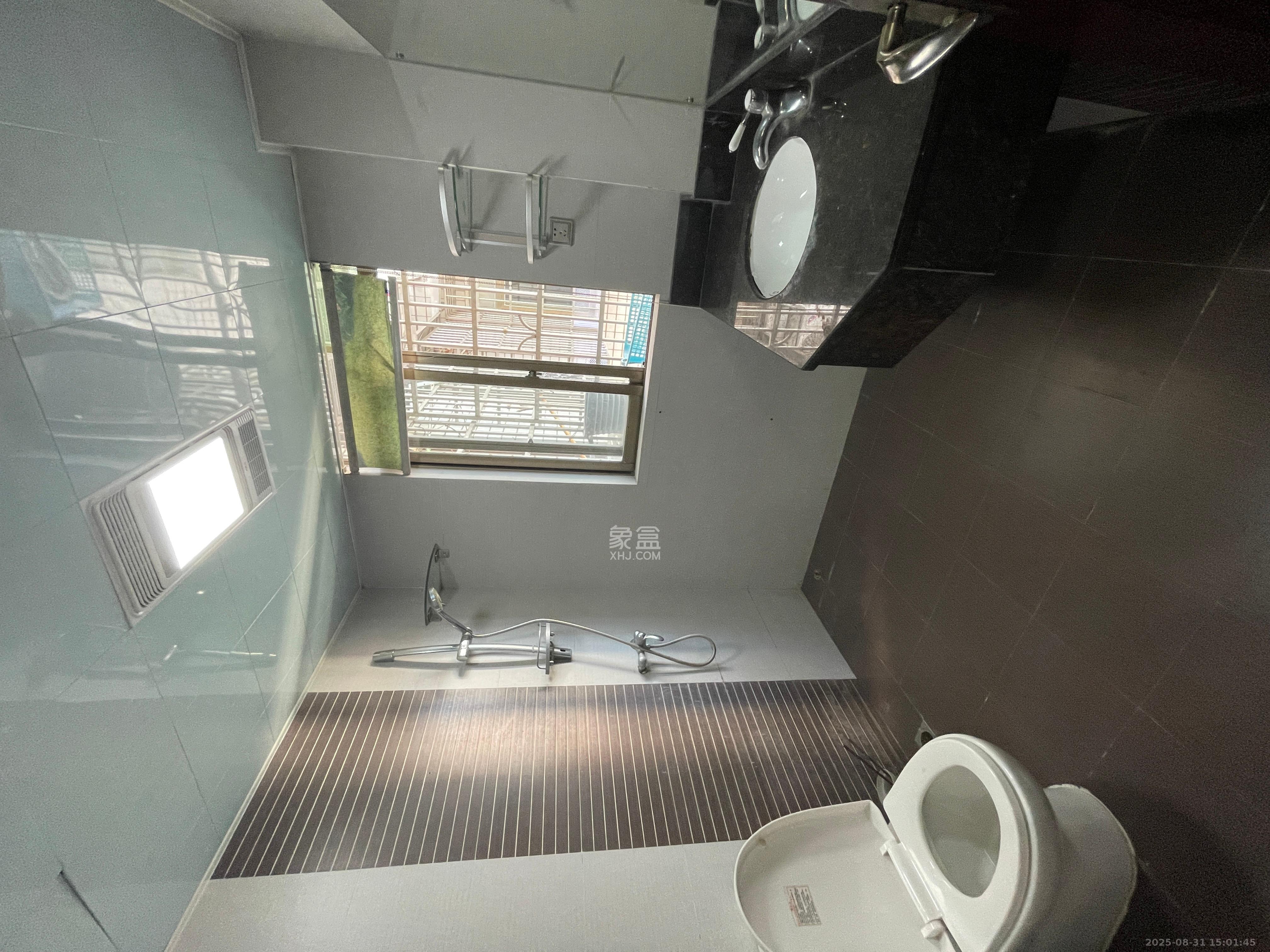 阳明山庄  3室2厅1卫   2800.00元/月室内图