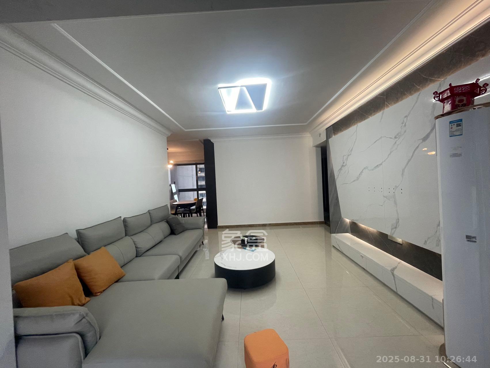 恒大文化旅游城B区  4室2厅2卫    2500.0元/月 恒大文化旅游城B区  4室2厅2卫    2500.0元/月室内图