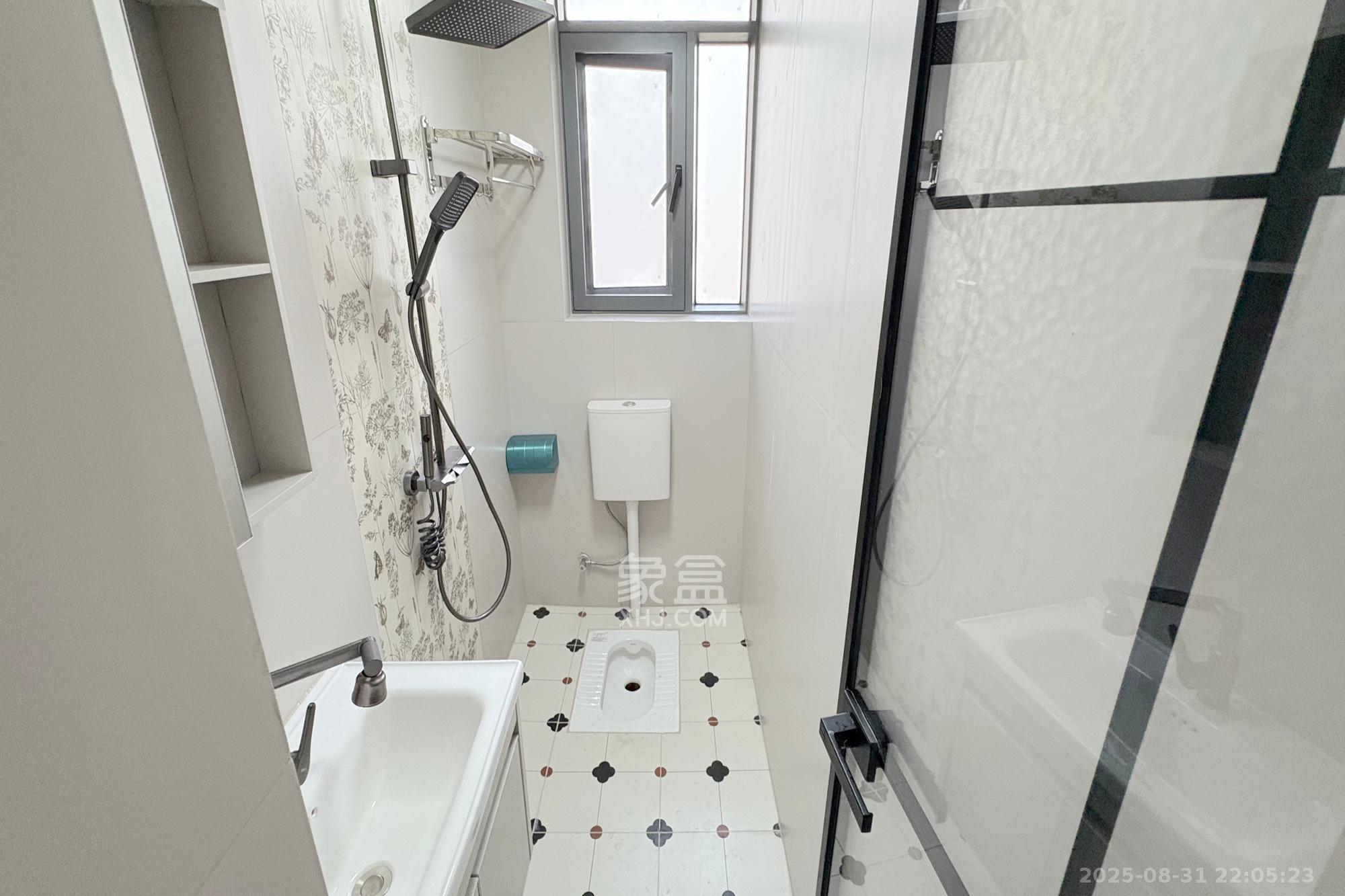 凯通国际城(凯通朝庭)  3室2厅2卫    128.5万 凯通国际城(凯通朝庭)  3室2厅2卫    128.5万卫生间