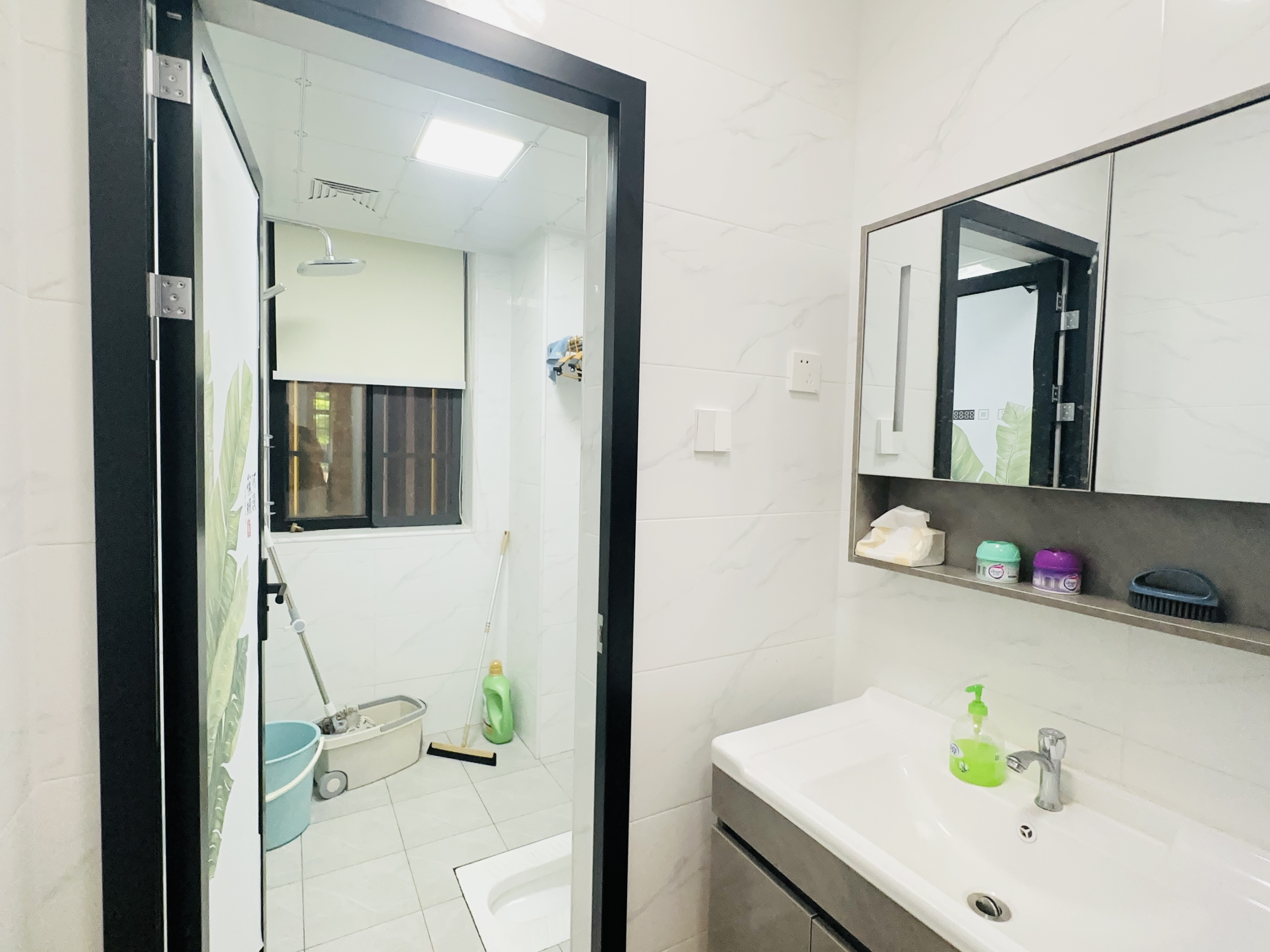 海秀花园  3室2厅1卫    188.0万客厅