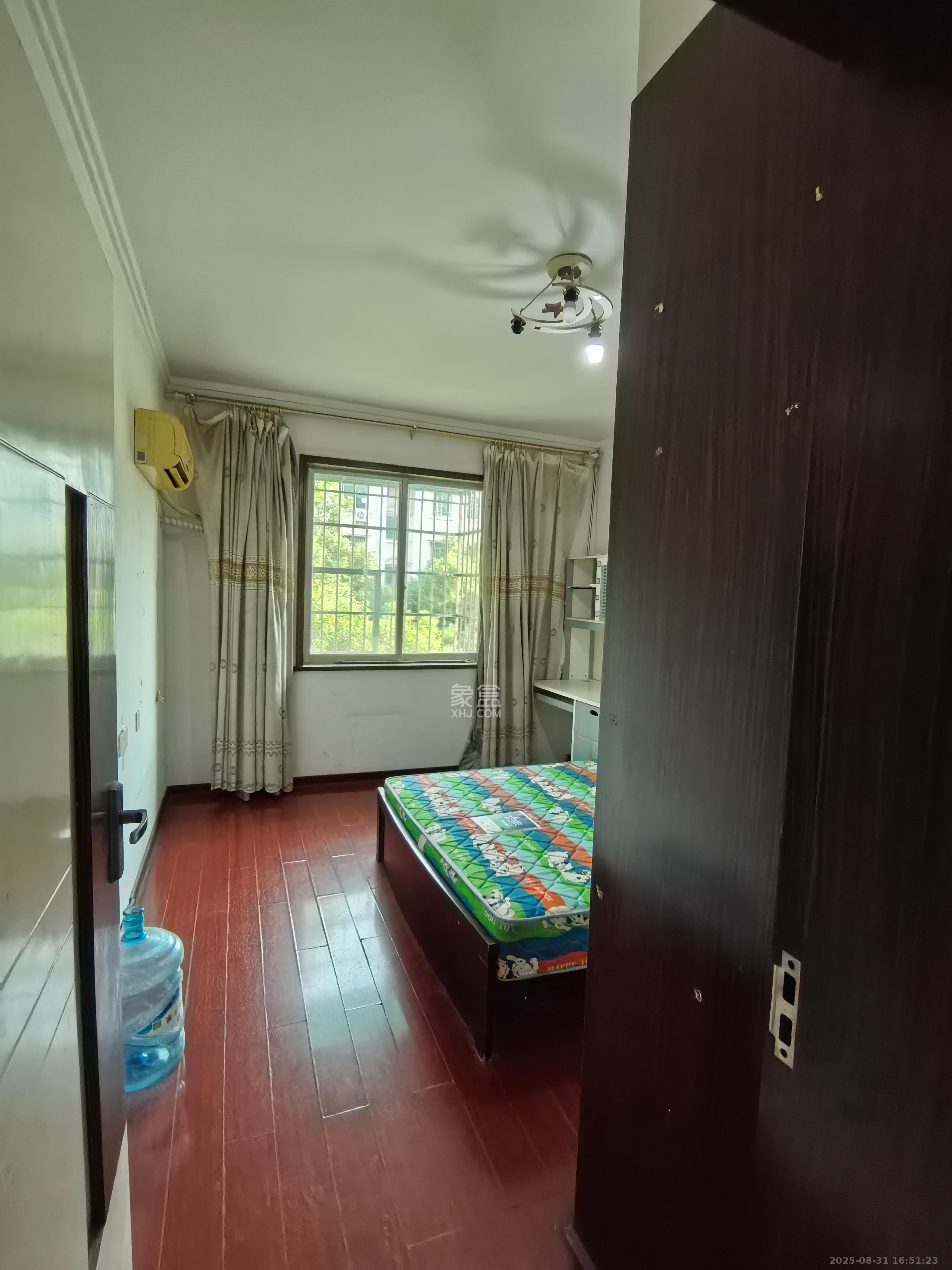 中南汽车世界 2室2厅1卫 1200.0元/月 中南汽车世界 2室2厅1卫 1200.0元/月室内图