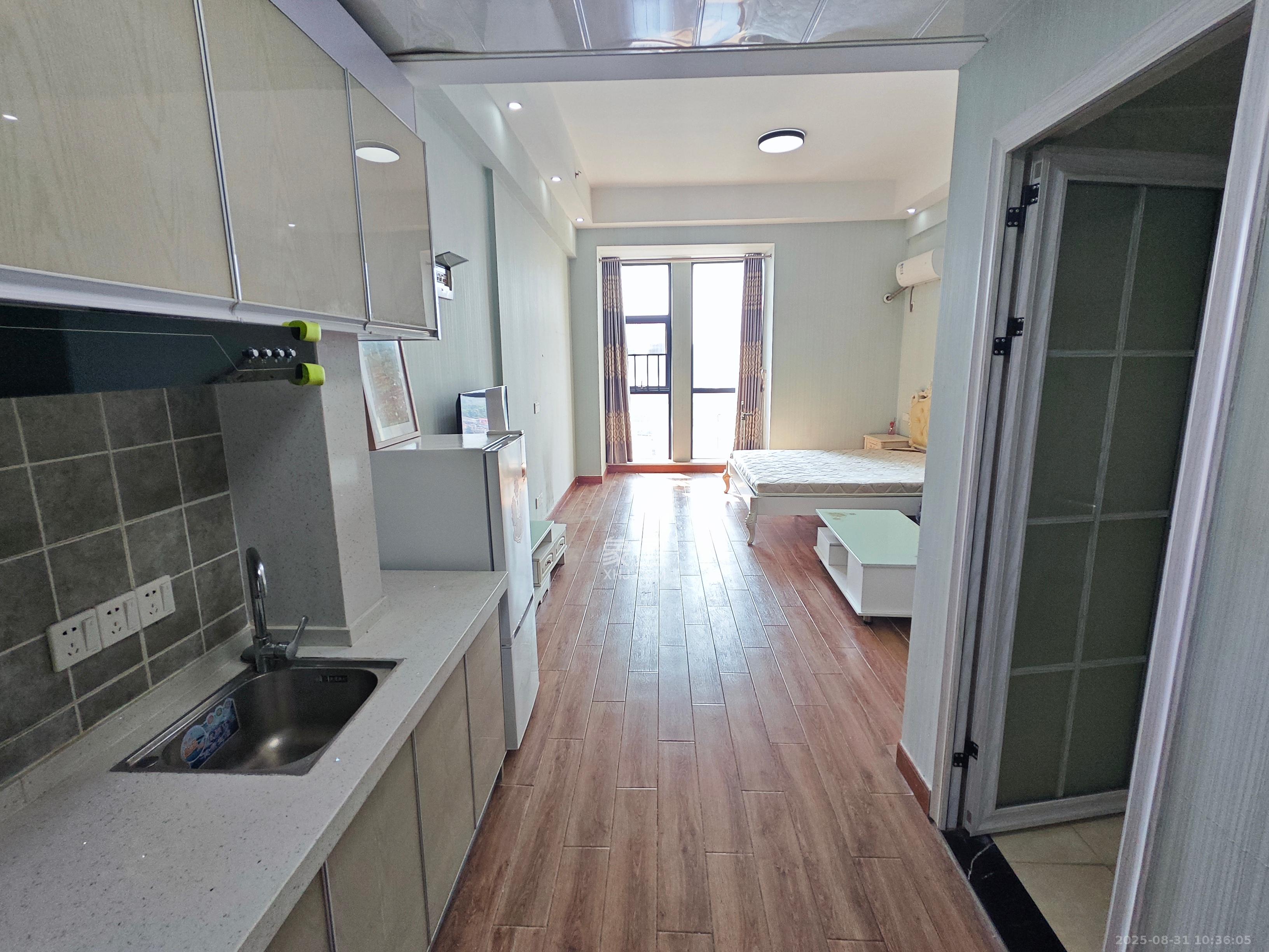 新世界广场  1室1厅1卫    1480.0元/月 新世界广场  1室1厅1卫    1480.0元/月室内图