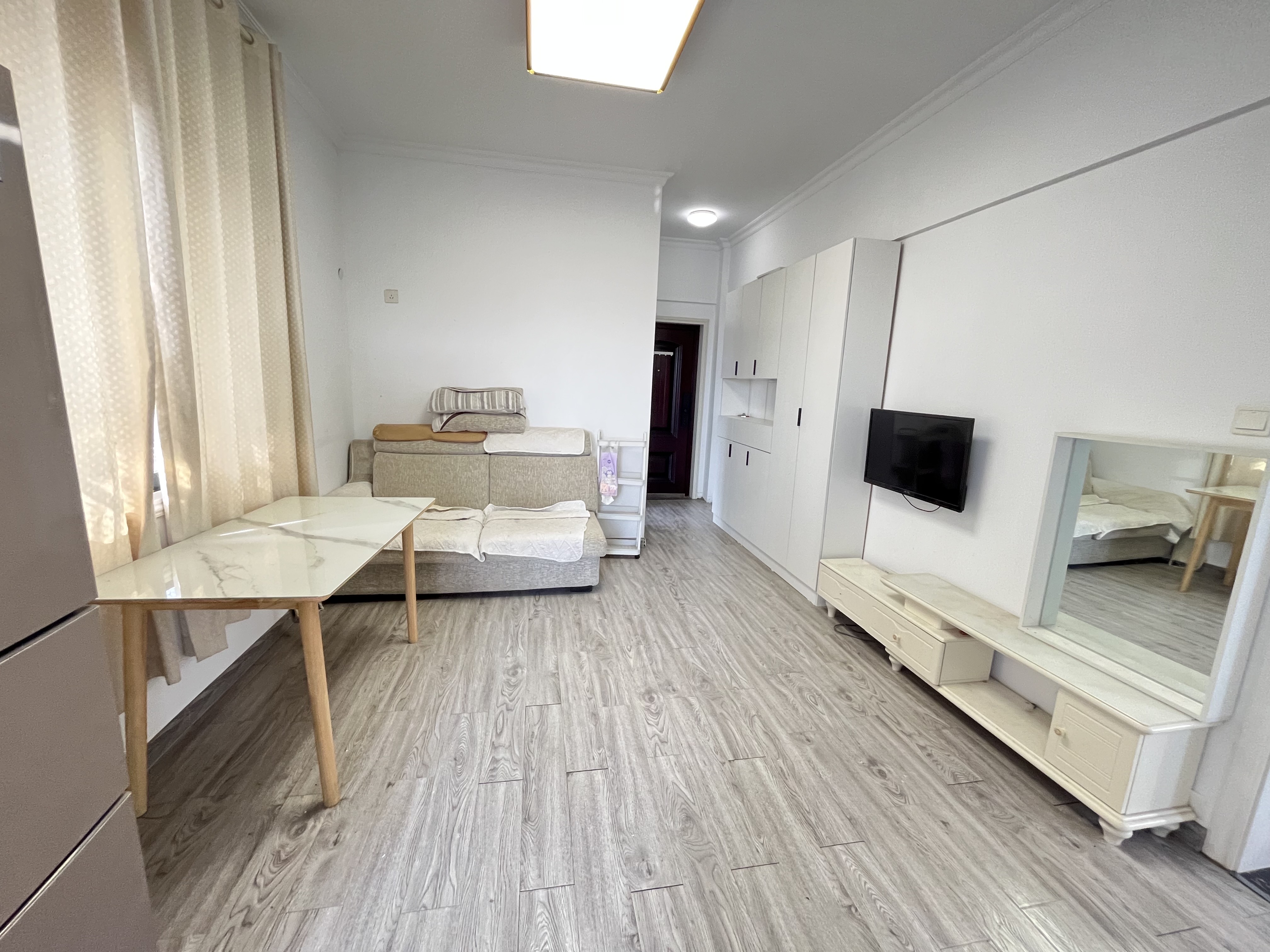 上城世家 1室1厅1卫 1000.0元/月 上城世家 1室1厅1卫 1000.0元/月室内图