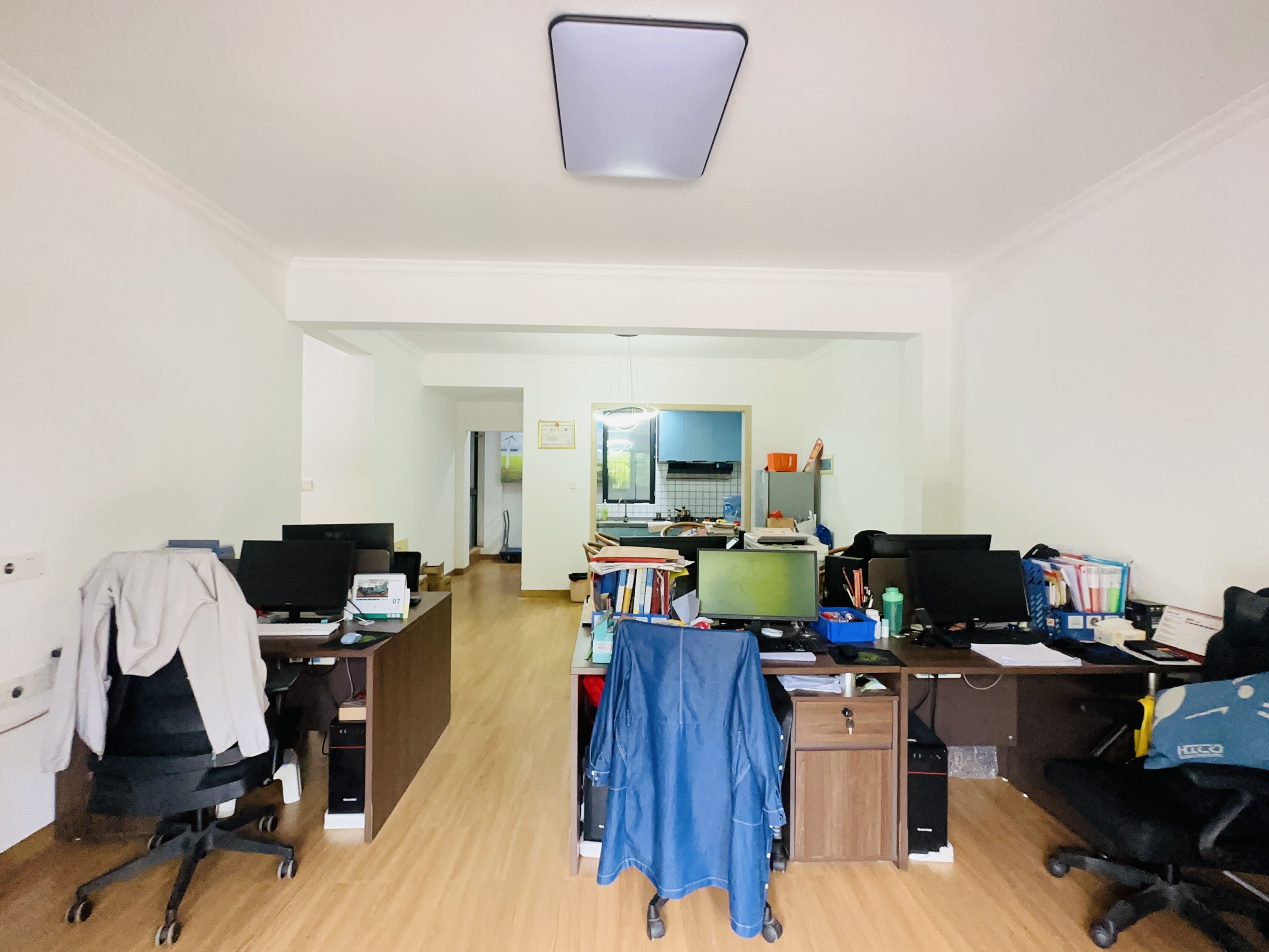 海秀花园  3室2厅1卫    188.0万客厅