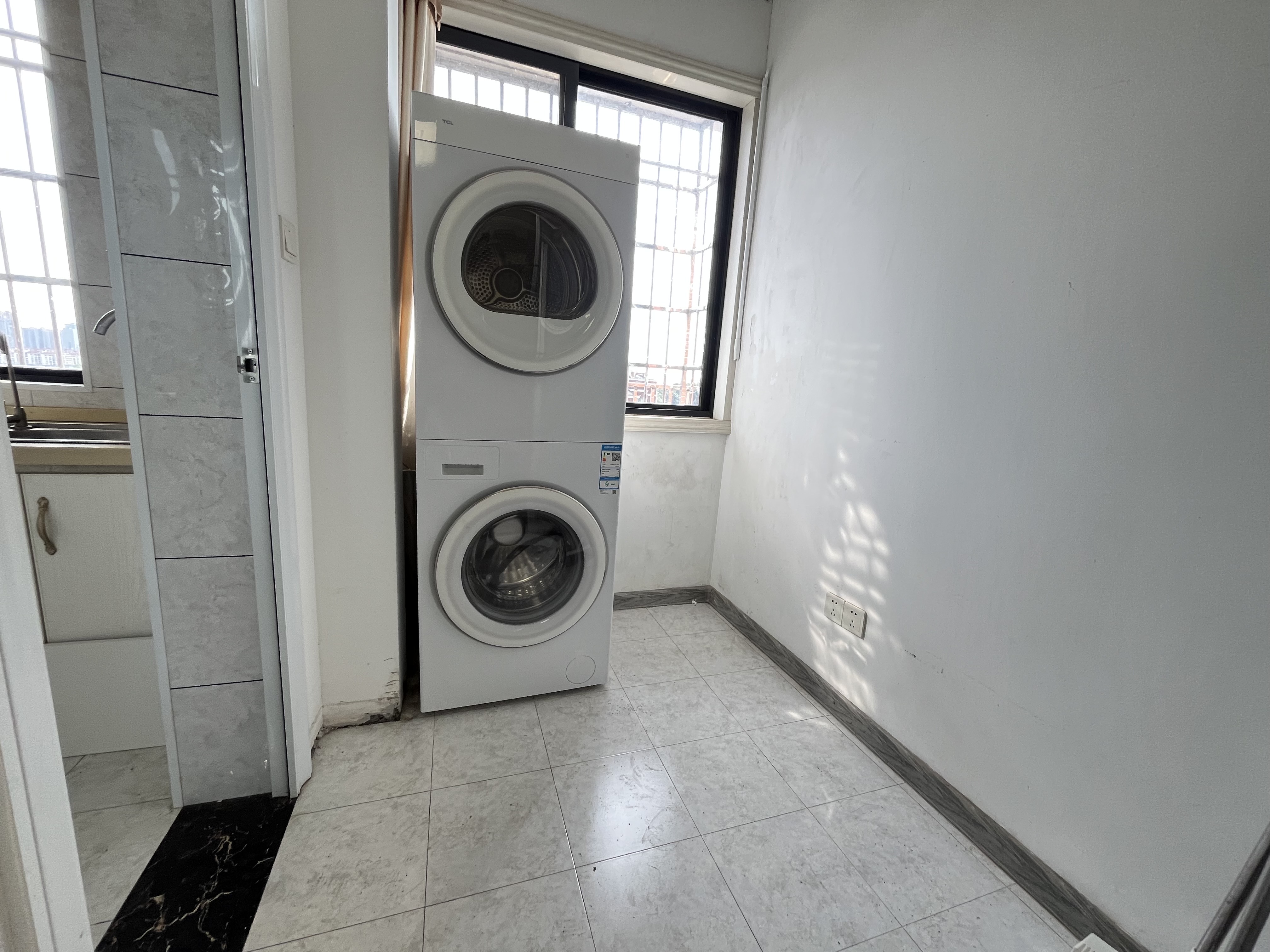 上城世家 1室1厅1卫 1000.0元/月 上城世家 1室1厅1卫 1000.0元/月室内图