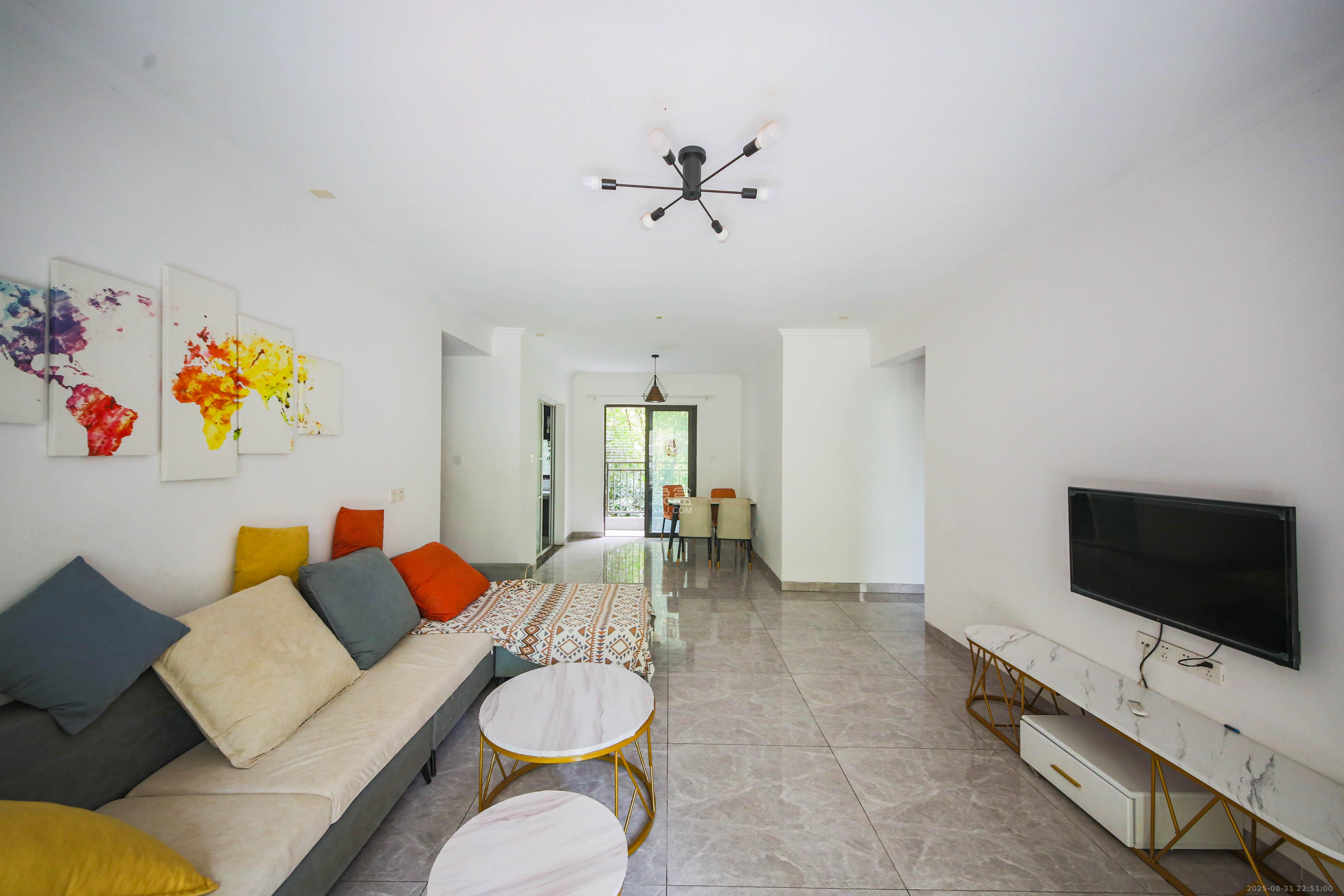 龙湖春江悦茗  4室2厅2卫    160.0万 龙湖春江悦茗  4室2厅2卫    160.0万客厅